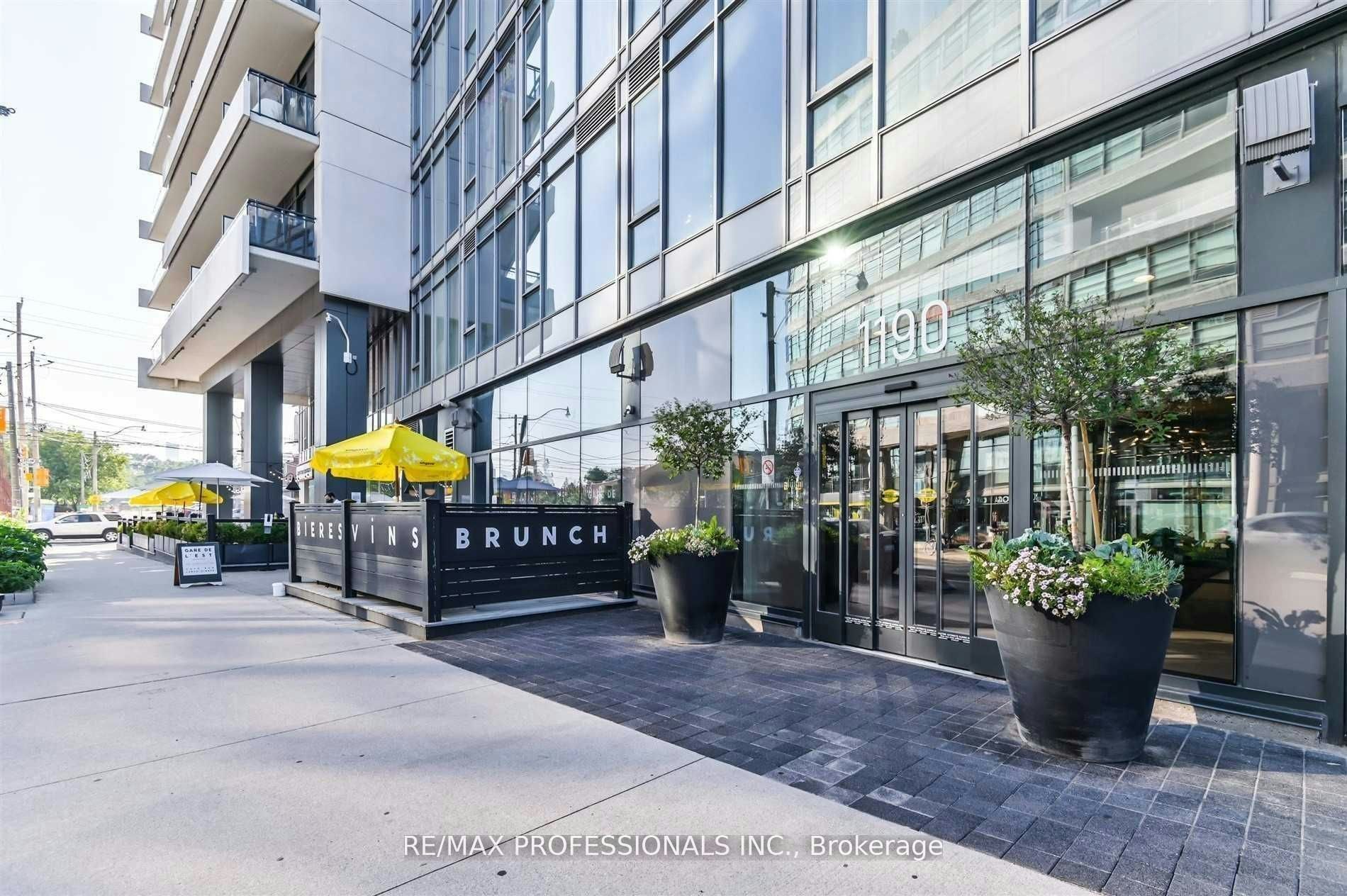 326-1190 Dundas Street E, Toronto, ON, M4M 1S2 - 2