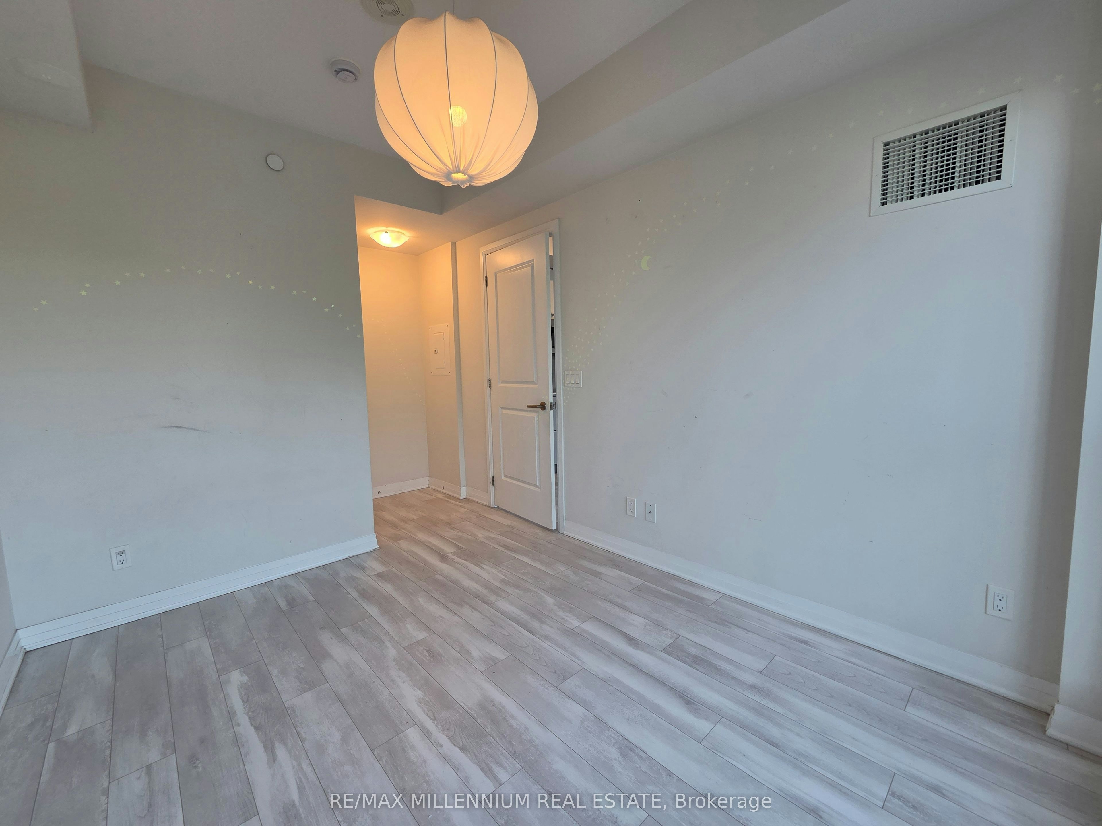 608-1630 Queen Street E, Toronto, ON, M4L 0B3 - 9