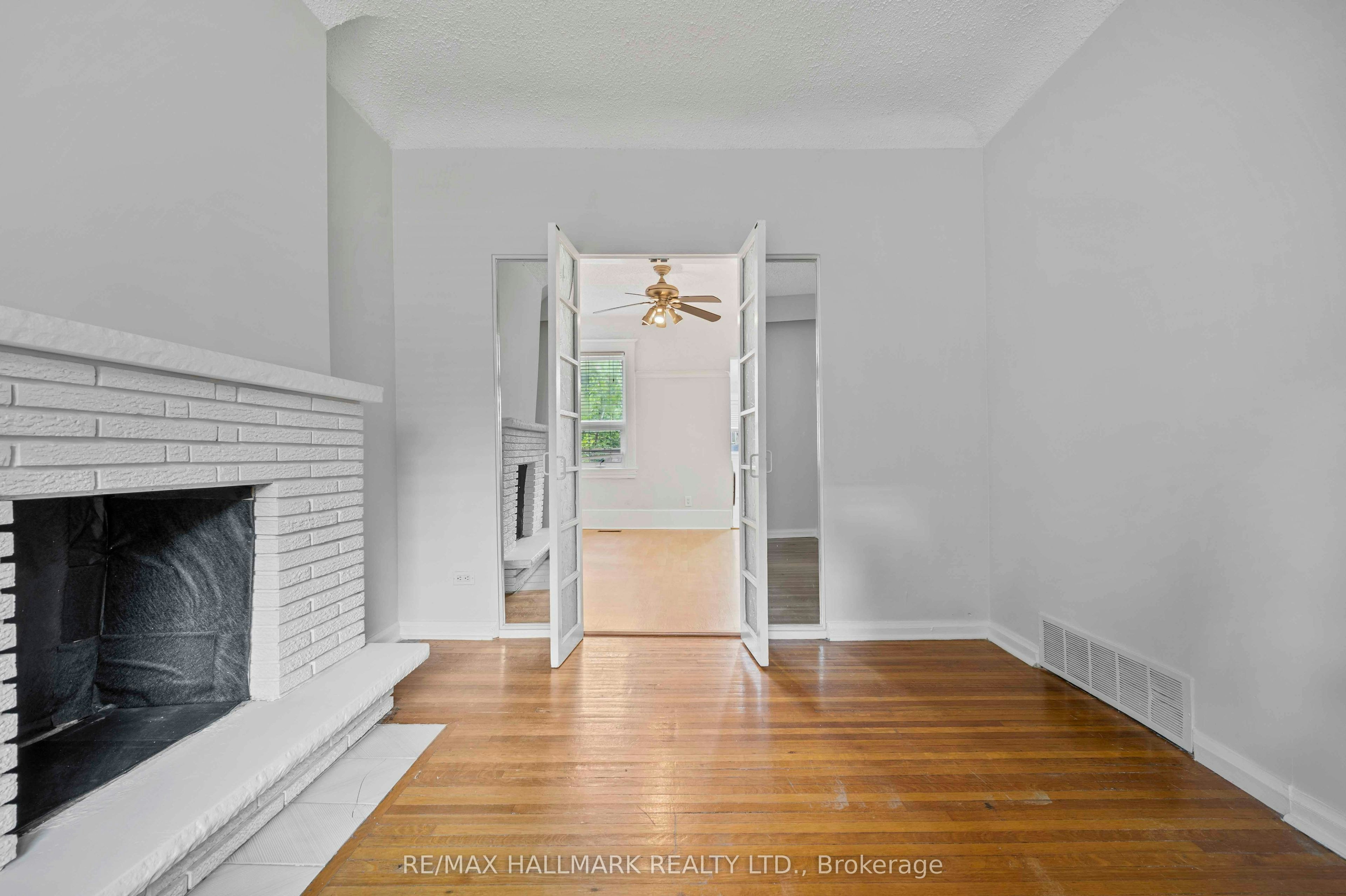 Main Floor-806 Logan Avenue, Toronto, ON, M4K 3E1 - 11