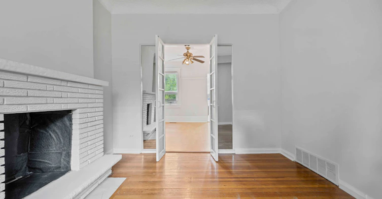 Main Floor-806 Logan Avenue, Toronto, ON, M4K 3E1 - 11