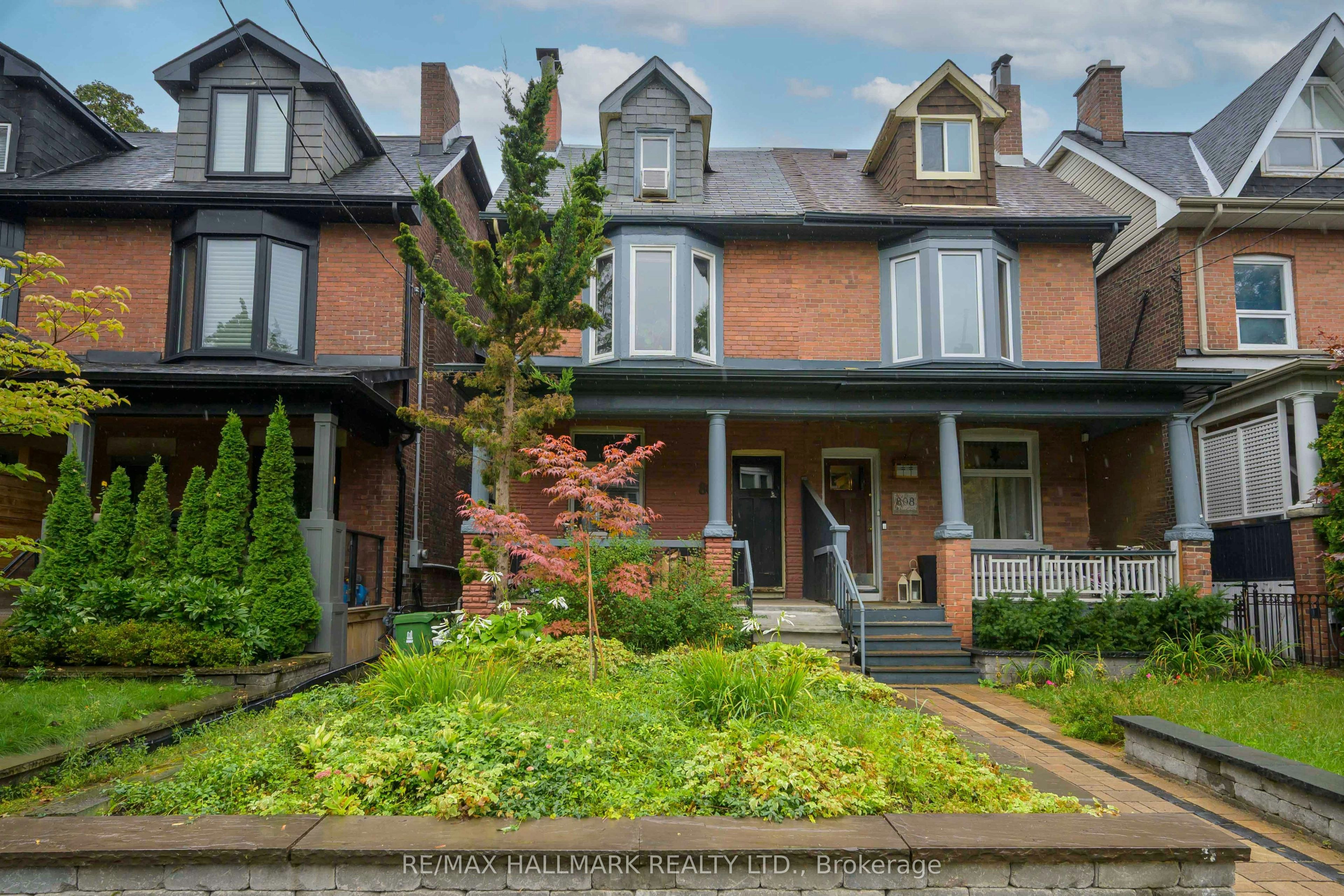 Main Floor-806 Logan Avenue, Toronto, ON, M4K 3E1 - 2