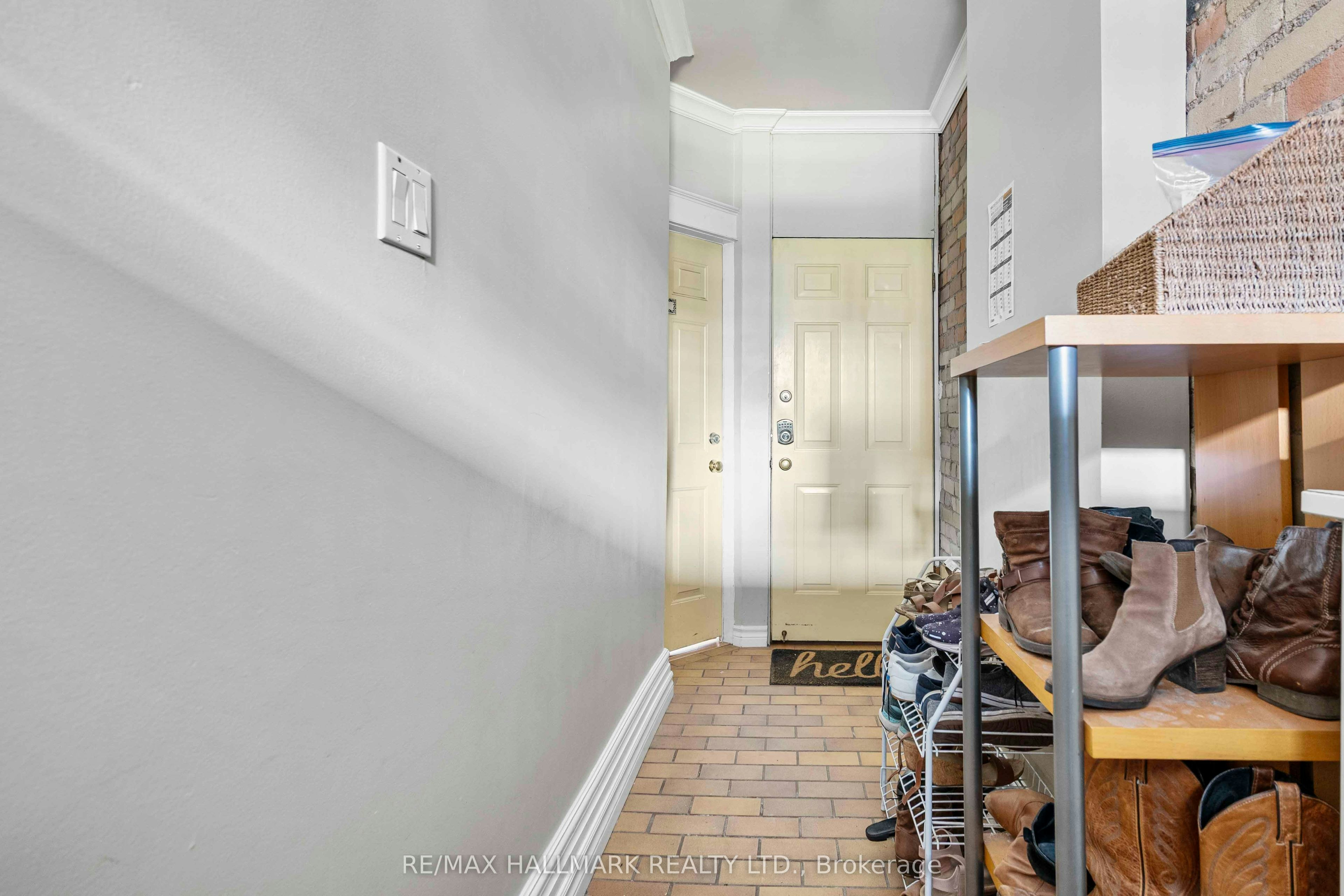 Main Floor-806 Logan Avenue, Toronto, ON, M4K 3E1 - 3