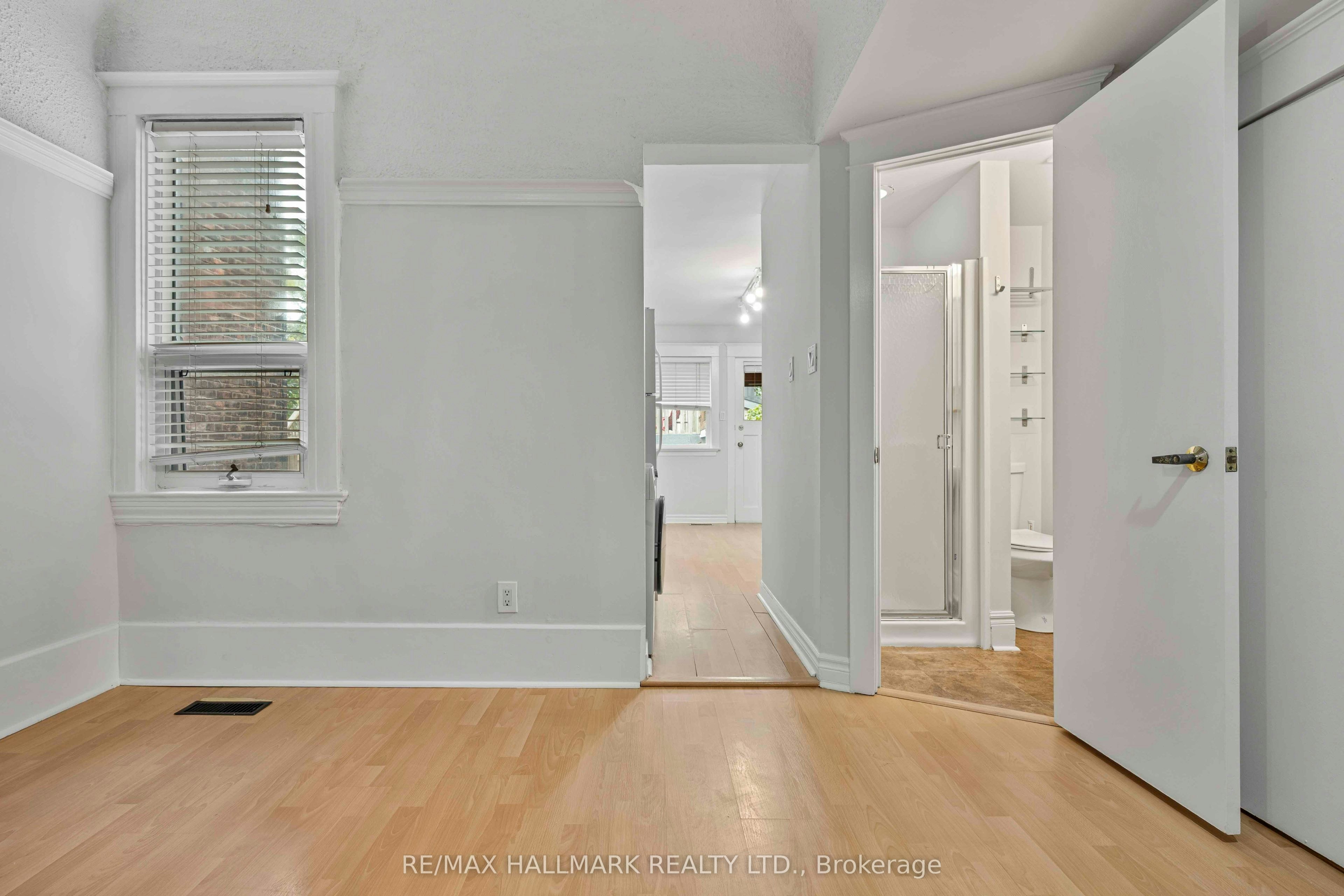 Main Floor-806 Logan Avenue, Toronto, ON, M4K 3E1 - 23