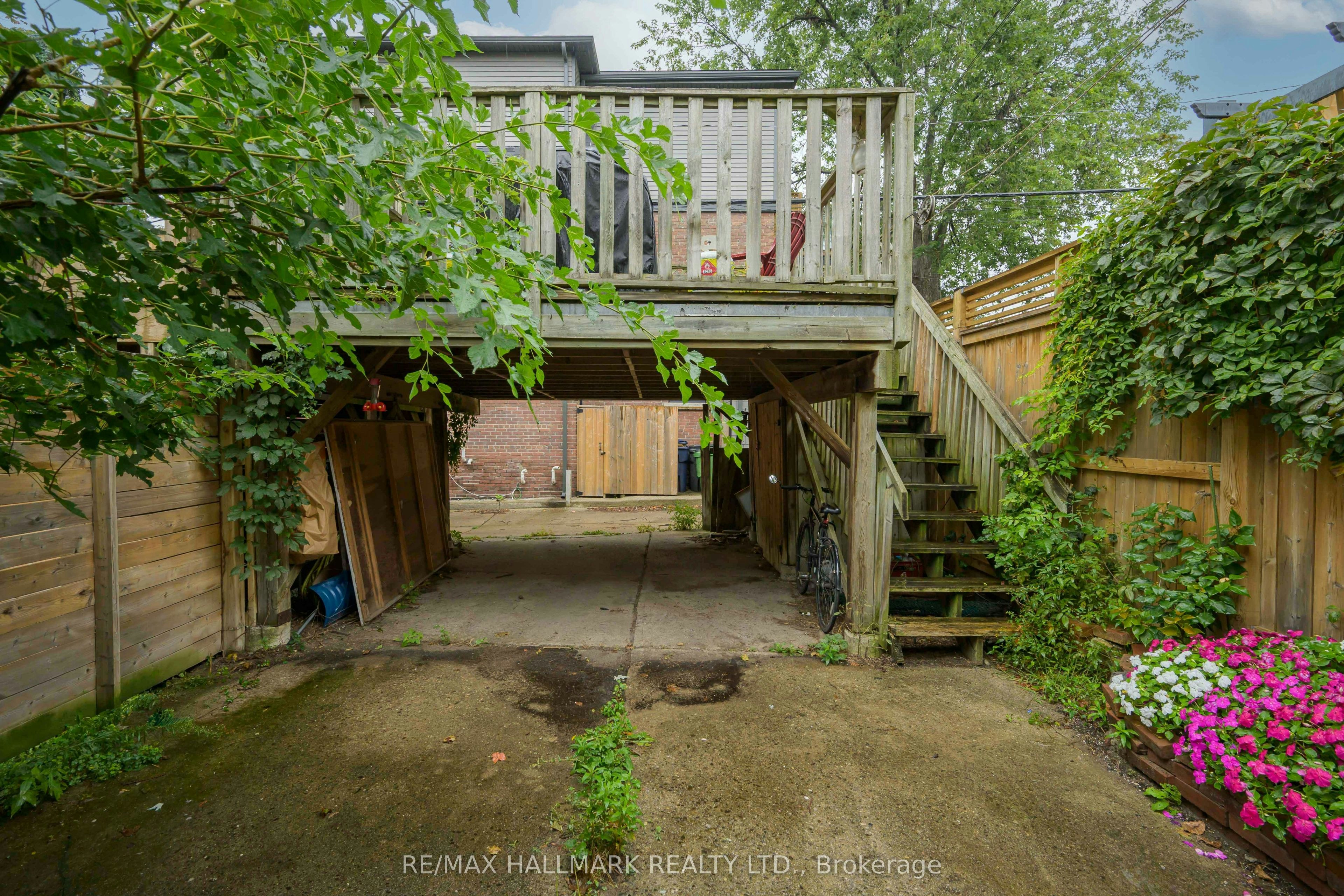 Main Floor-806 Logan Avenue, Toronto, ON, M4K 3E1 - 26