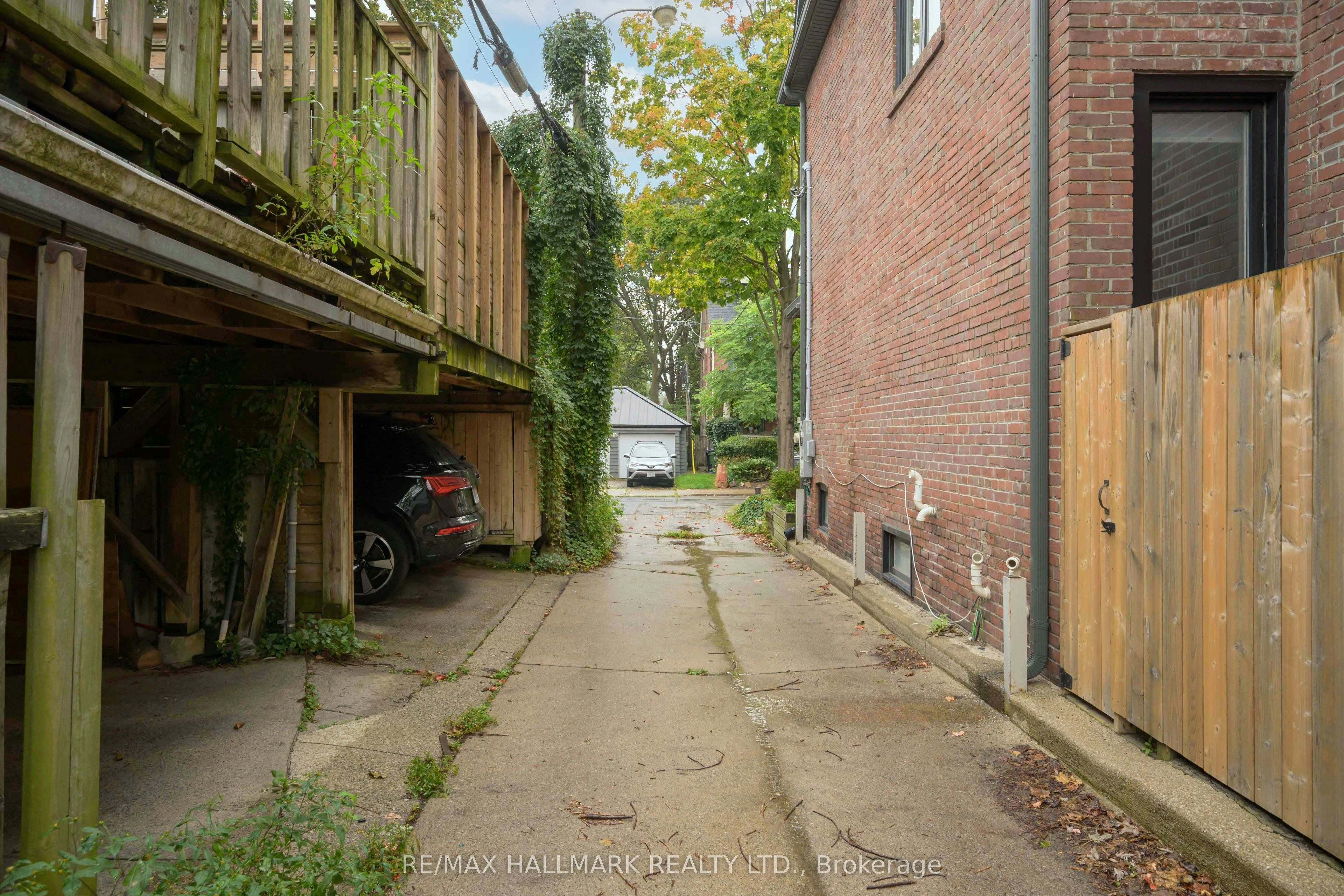 Main Floor-806 Logan Avenue, Toronto, ON, M4K 3E1 - 28