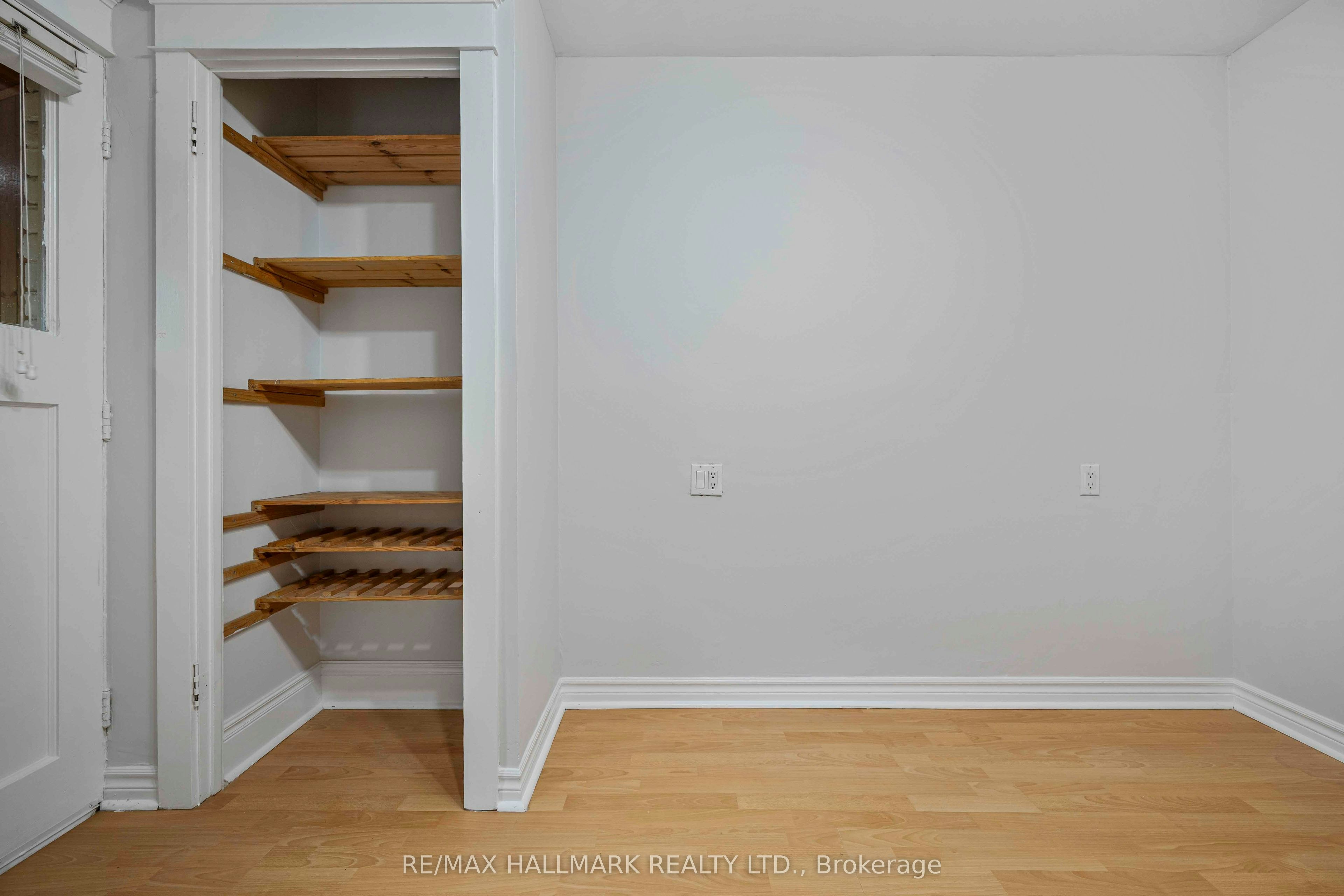 Main Floor-806 Logan Avenue, Toronto, ON, M4K 3E1 - 20