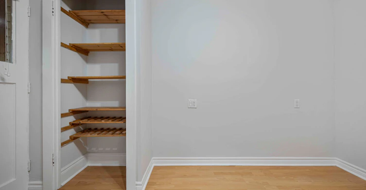 Main Floor-806 Logan Avenue, Toronto, ON, M4K 3E1 - 20