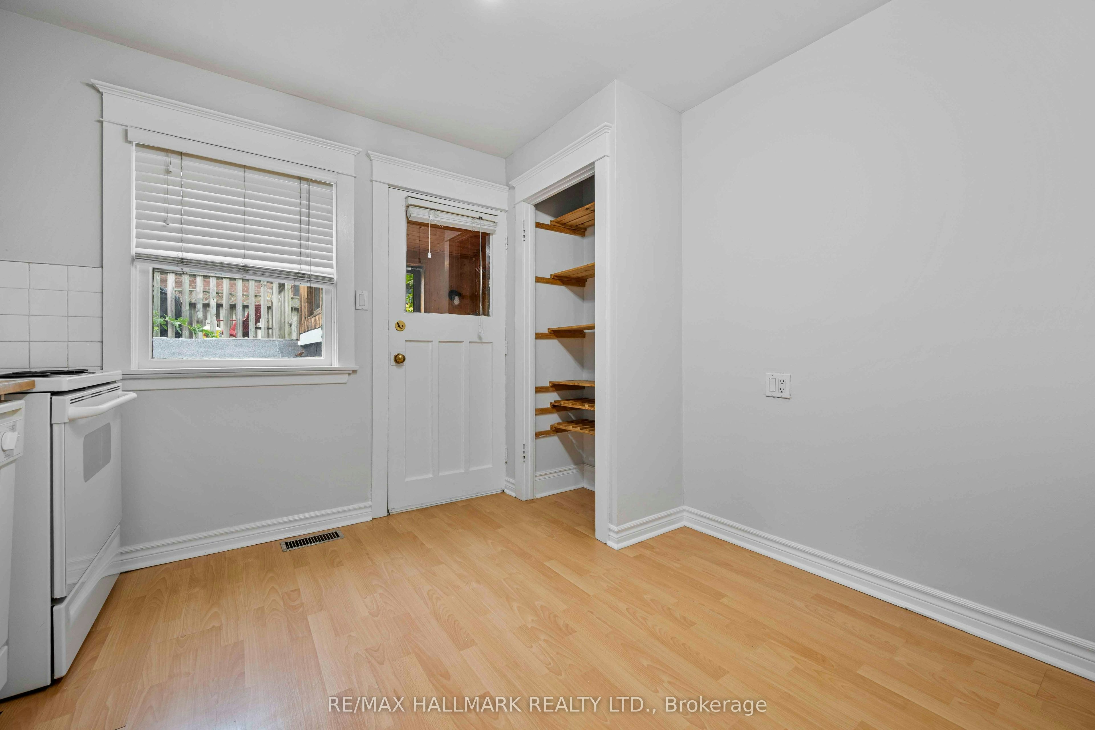 Main Floor-806 Logan Avenue, Toronto, ON, M4K 3E1 - 21