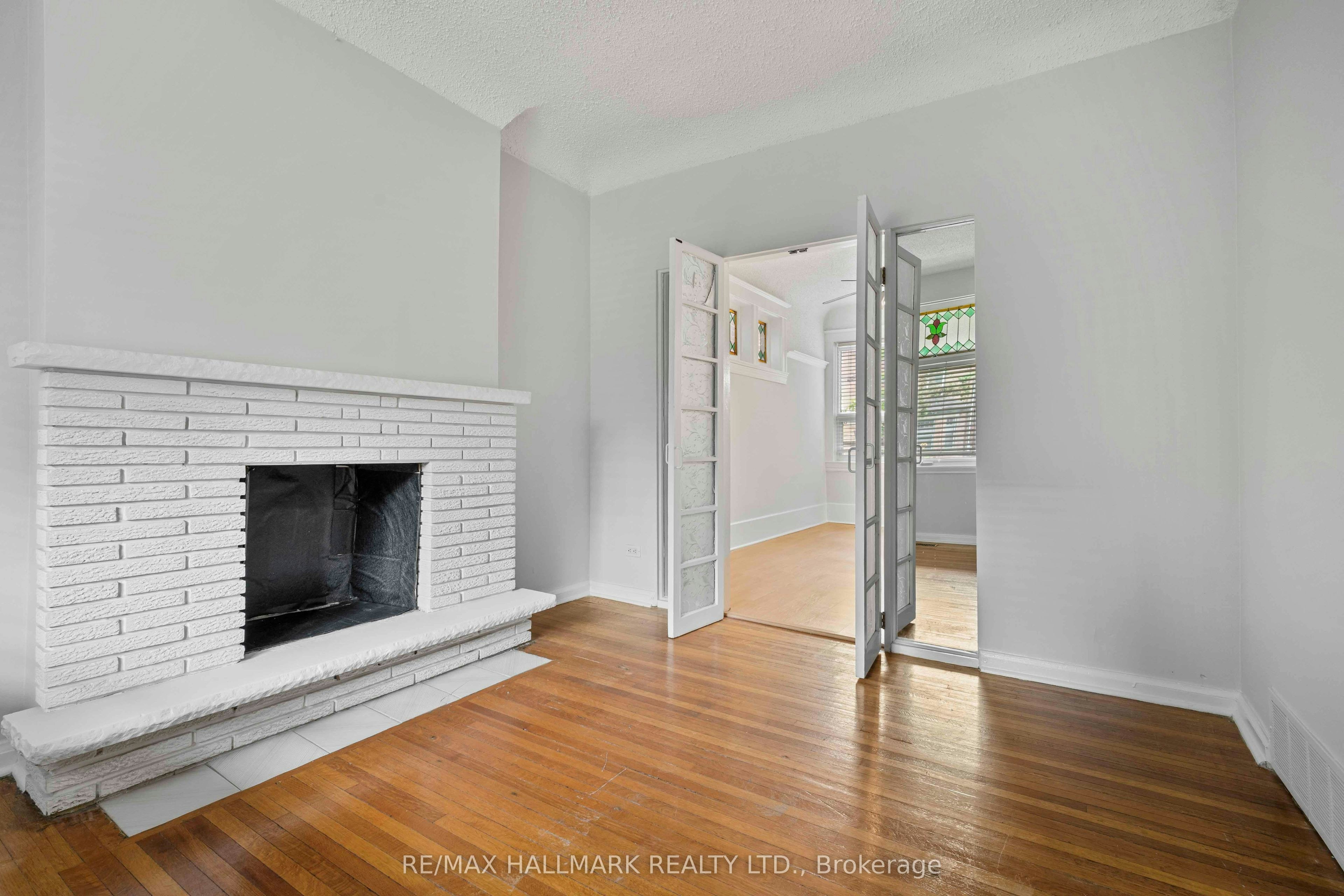 Main Floor-806 Logan Avenue, Toronto, ON, M4K 3E1 - 12