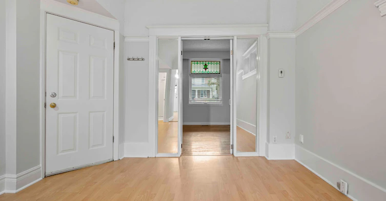 Main Floor-806 Logan Avenue, Toronto, ON, M4K 3E1 - 7