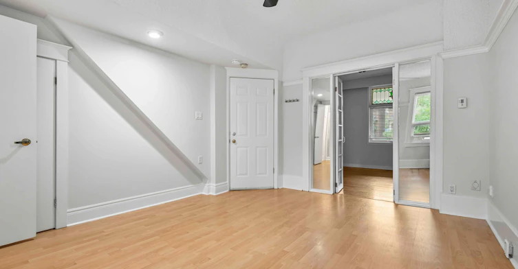 Main Floor-806 Logan Avenue, Toronto, ON, M4K 3E1 - 13