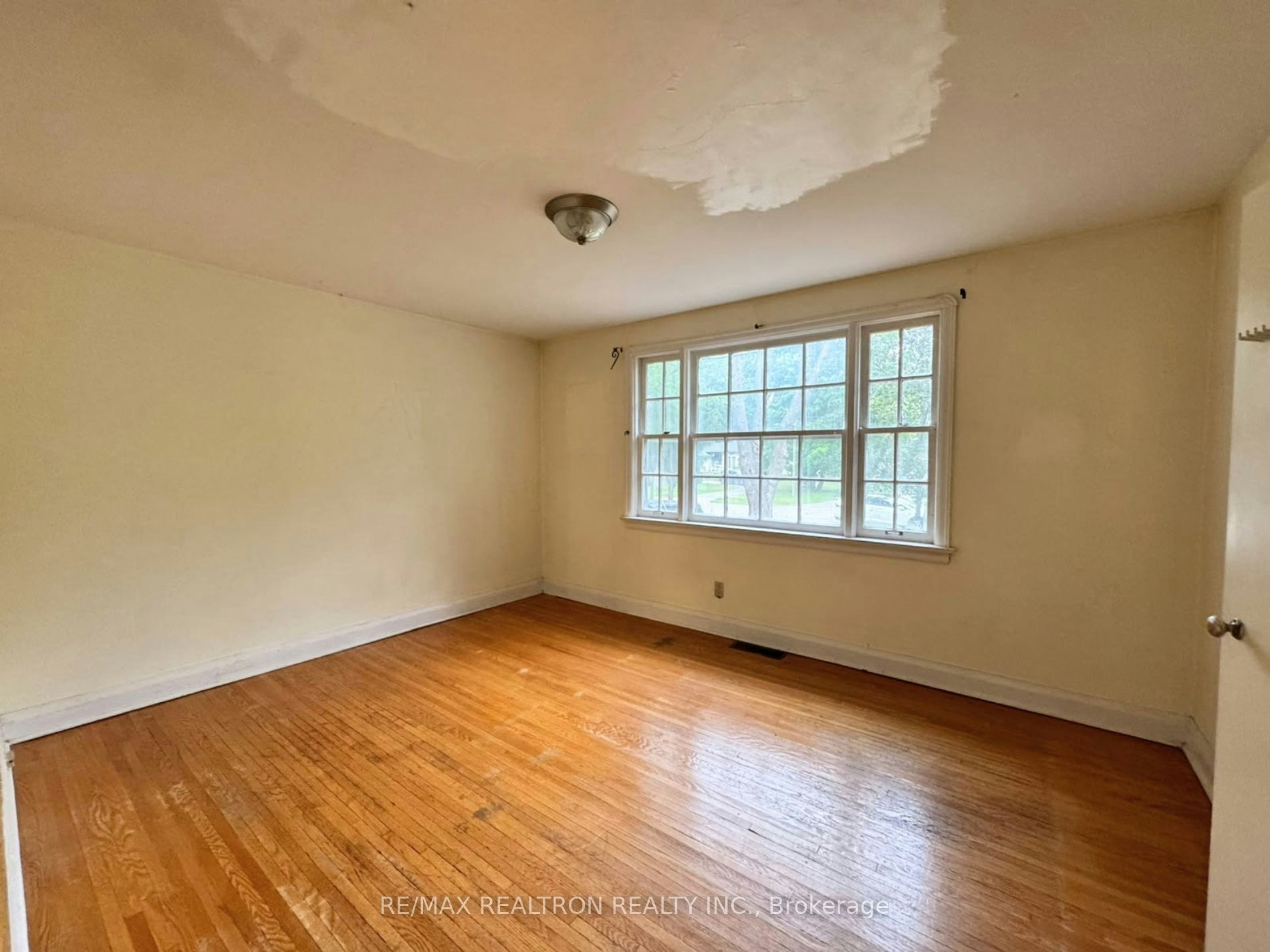 Main floor-20 West Hill Drive, Toronto, ON, M1E 3T5 - 10