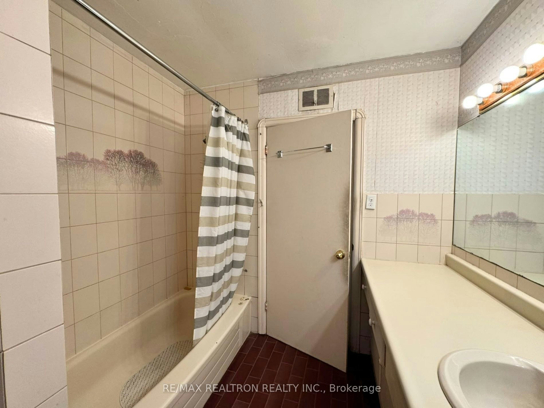 Main floor-20 West Hill Drive, Toronto, ON, M1E 3T5 - 9