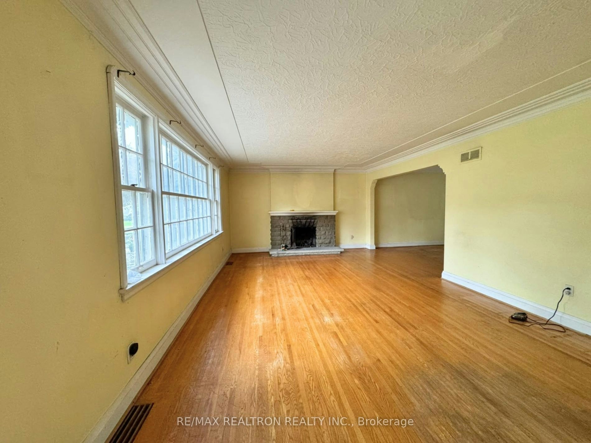 Main floor-20 West Hill Drive, Toronto, ON, M1E 3T5 - 3