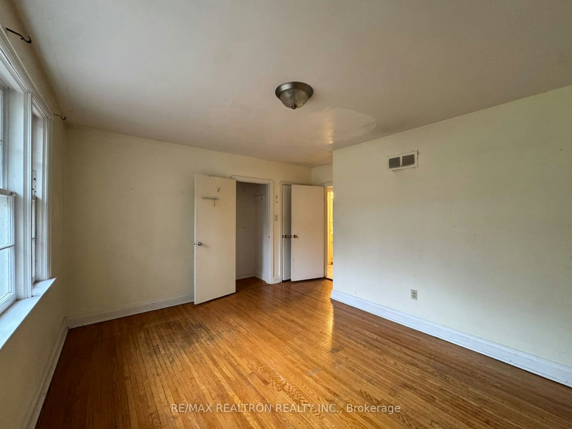 Main floor-20 West Hill Drive, Toronto, ON, M1E 3T5 - 11