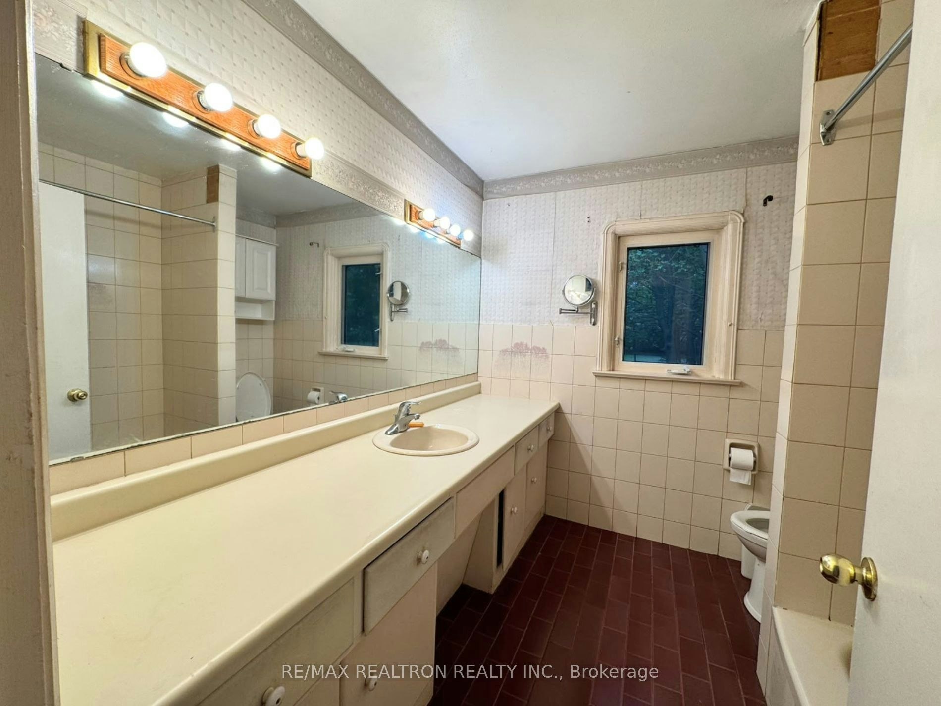 Main floor-20 West Hill Drive, Toronto, ON, M1E 3T5 - 8