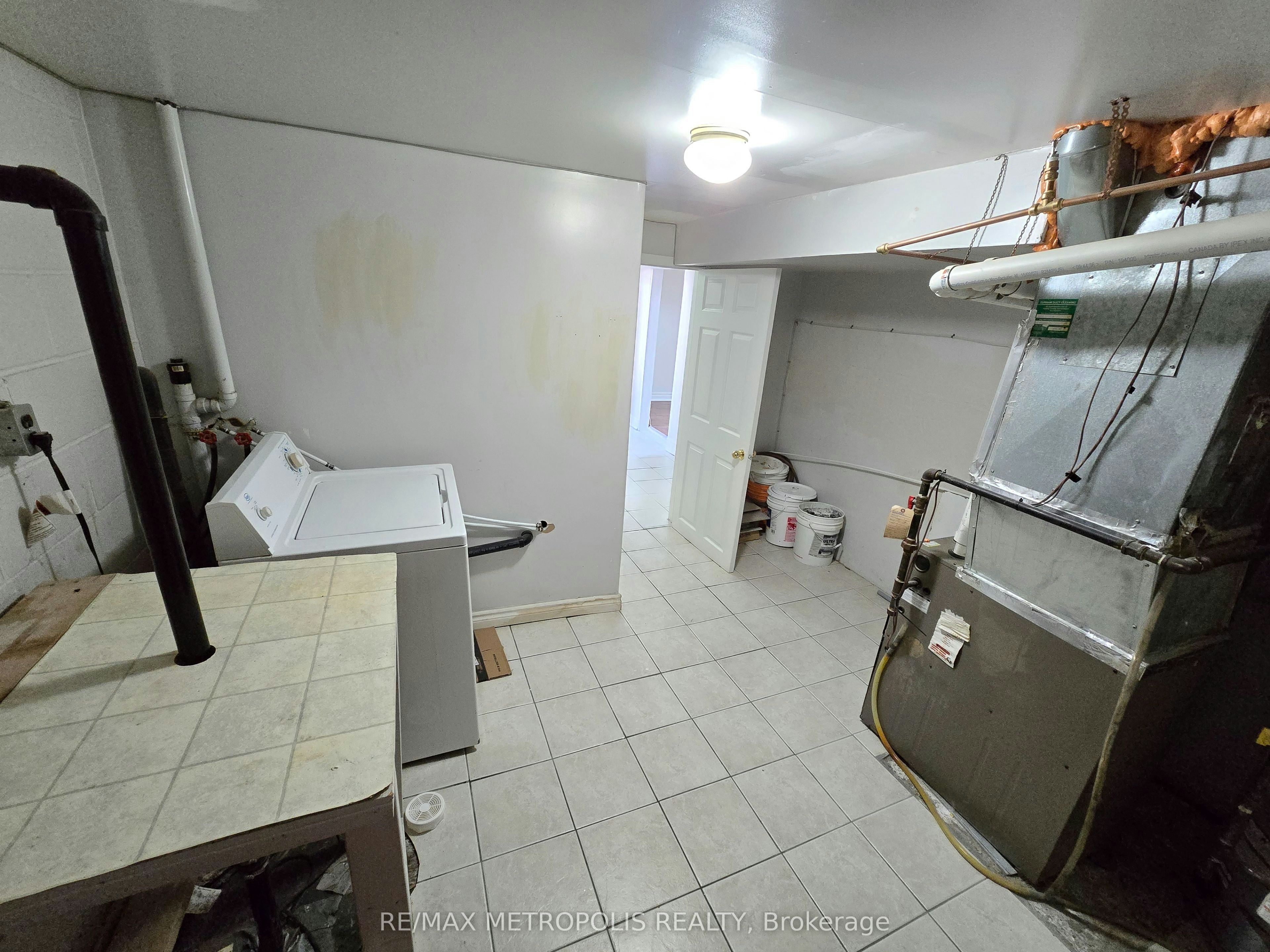BSMT-238 Toronto Avenue, Oshawa, ON, L1H 3C1 - 16