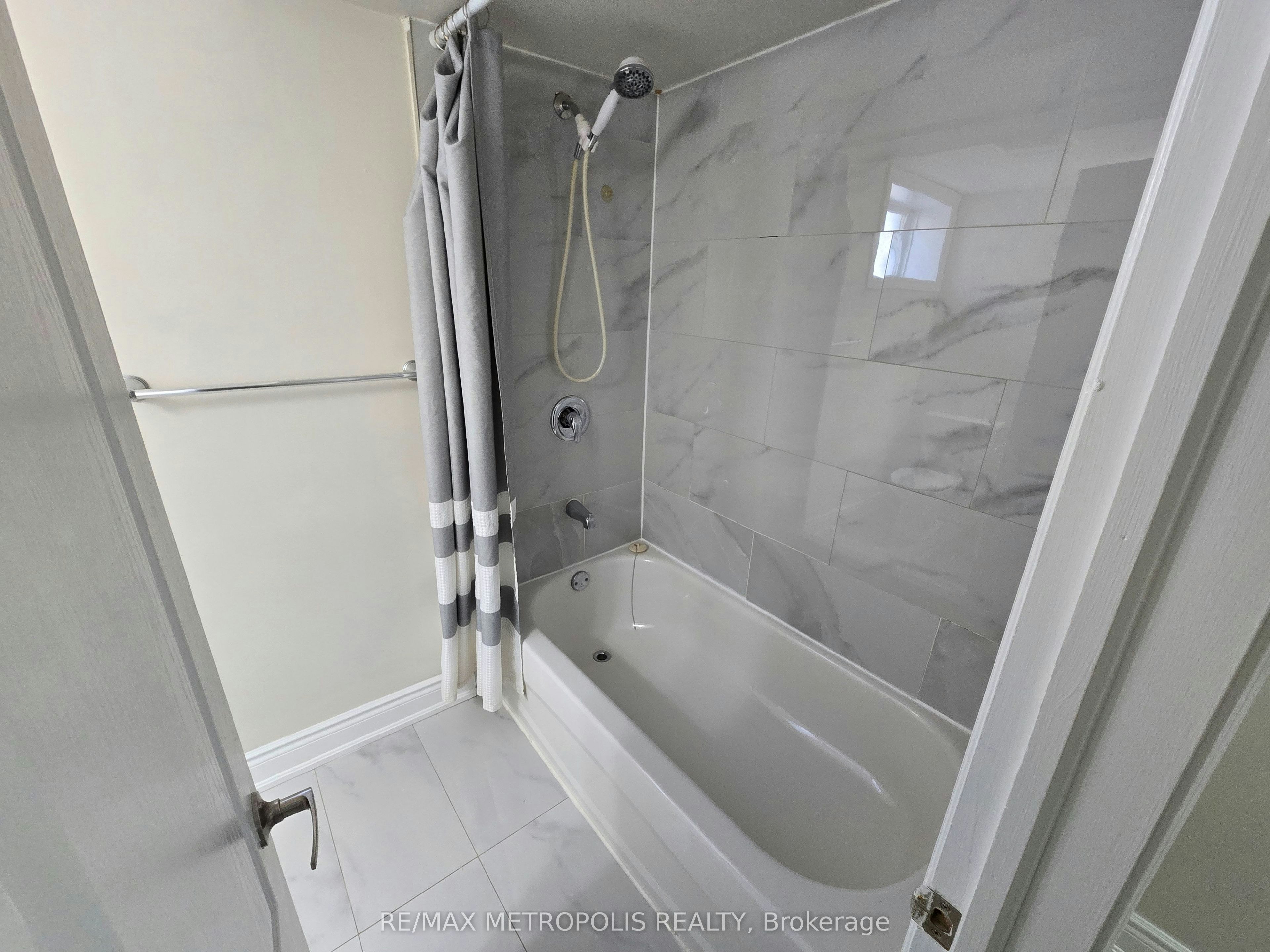 BSMT-238 Toronto Avenue, Oshawa, ON, L1H 3C1 - 12