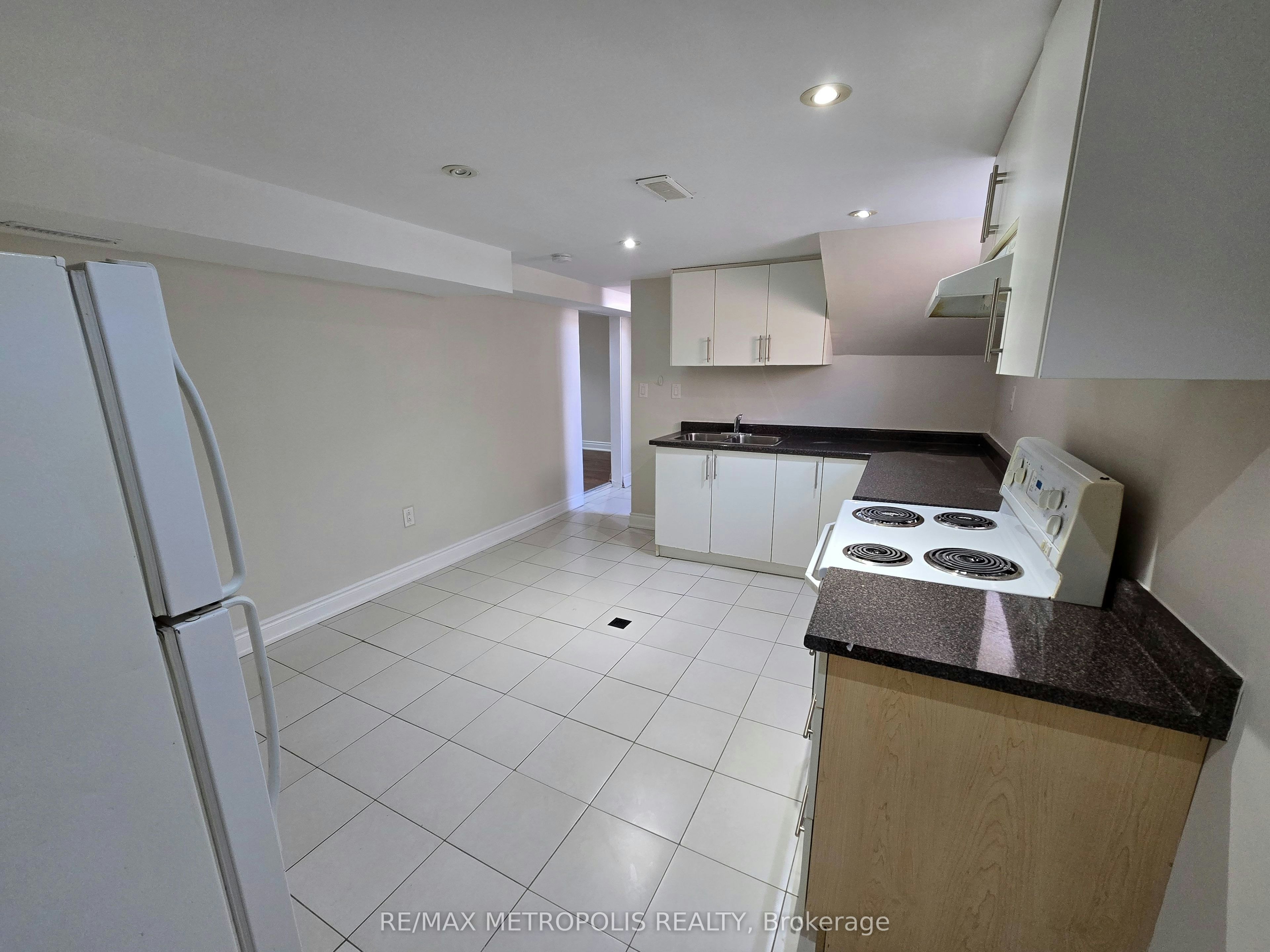 BSMT-238 Toronto Avenue, Oshawa, ON, L1H 3C1 - 5
