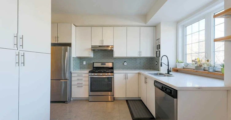 3757A St Clair Avenue E, Toronto, ON, M1M 0C8 - 4