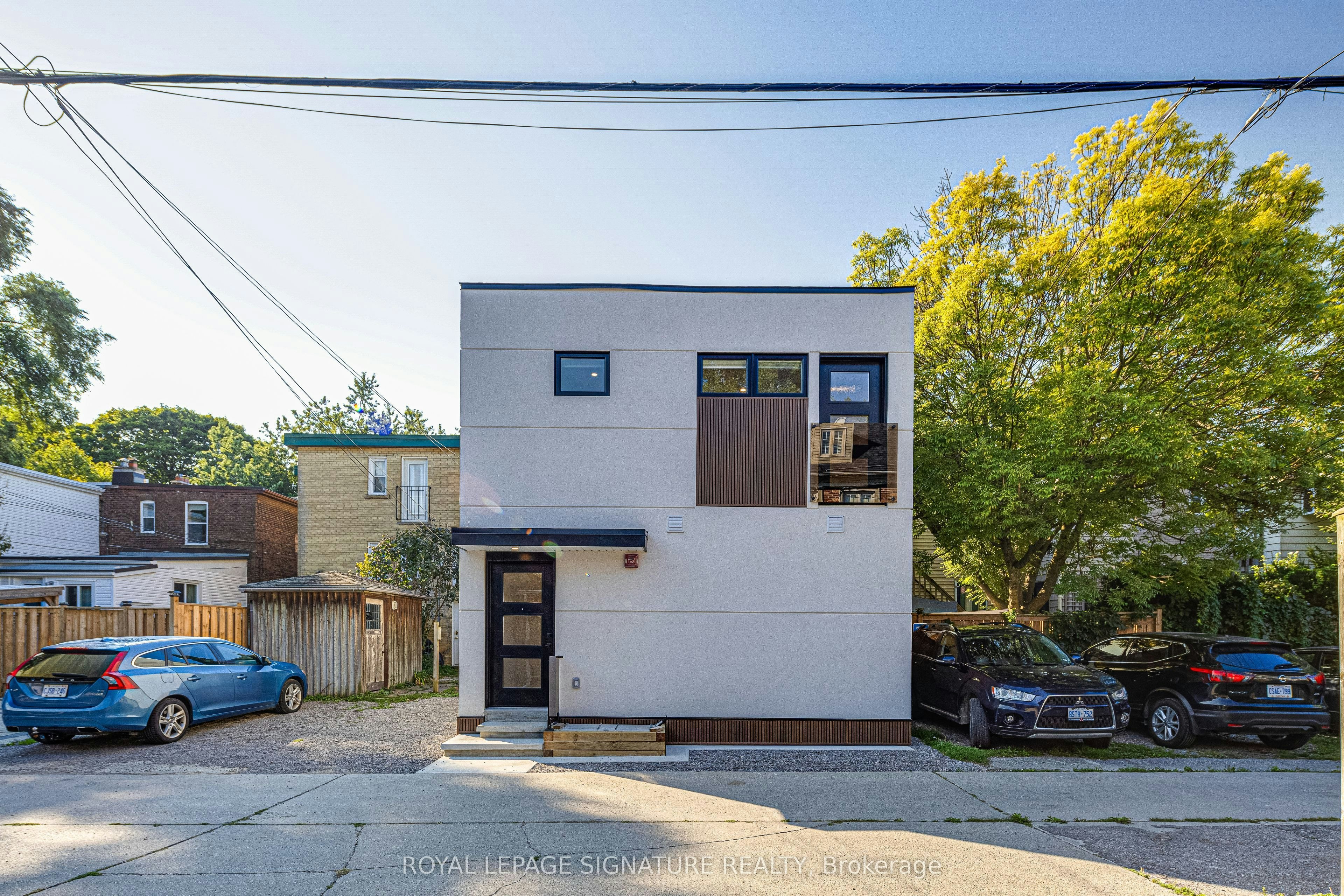 Lower-20 Kewbeach Avenue, Toronto, ON, M4L 1B7