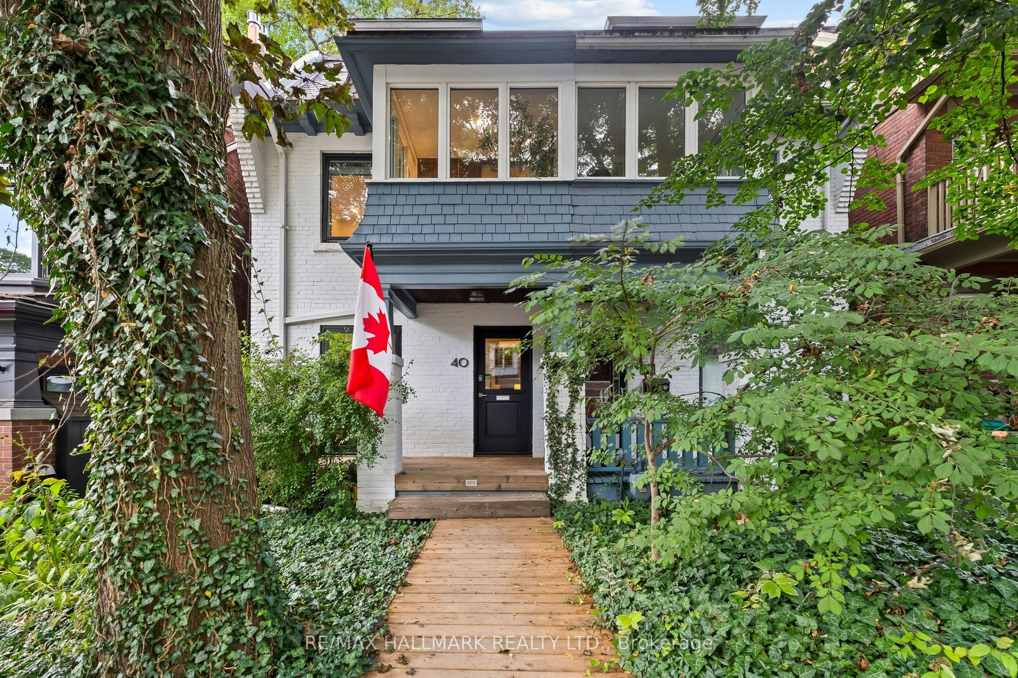 40 Fernwood Park Avenue, Toronto, ON, M4E 3G1