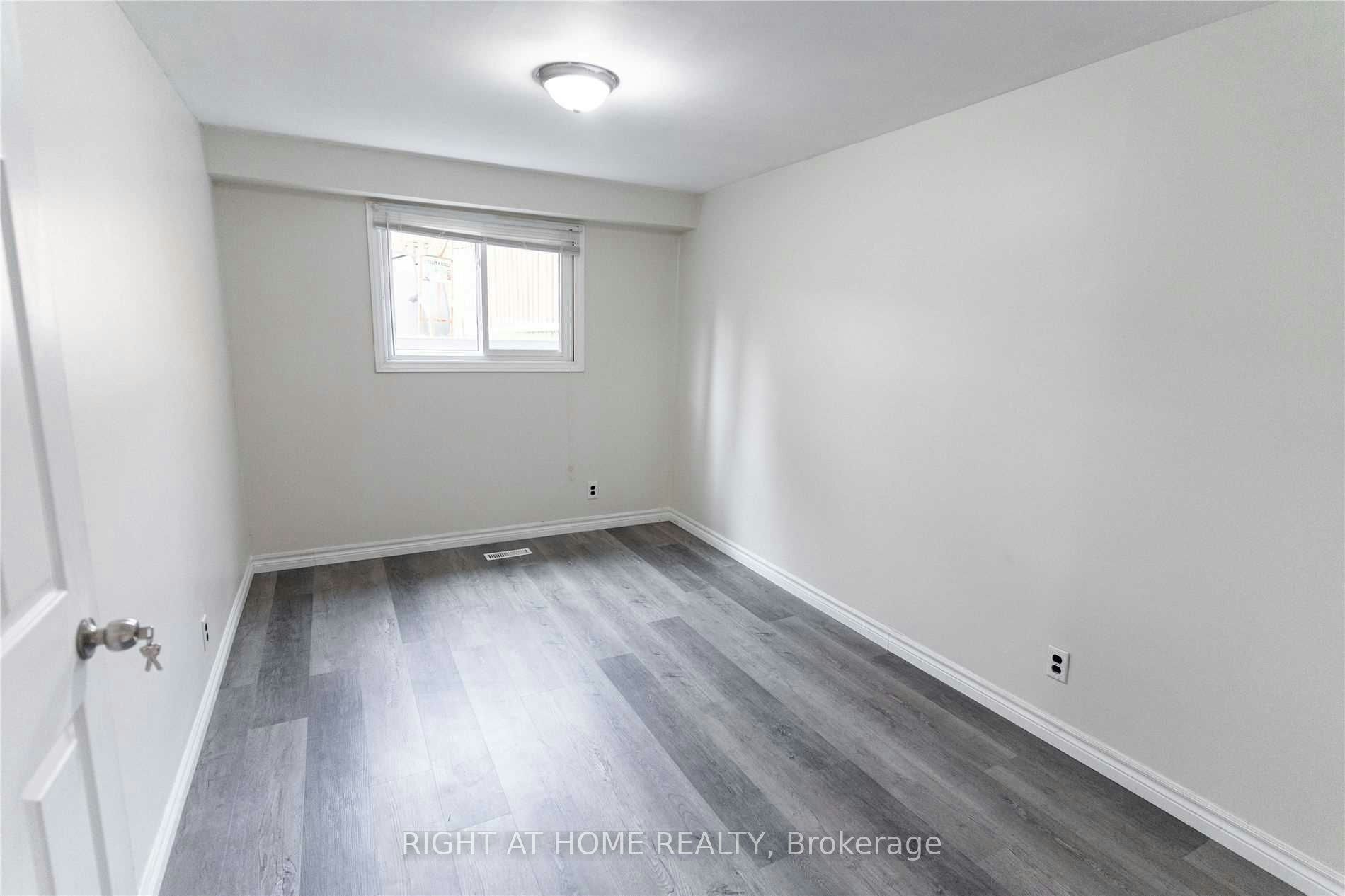270 Coventry Court, Oshawa, ON, L1G 6H3 - 3