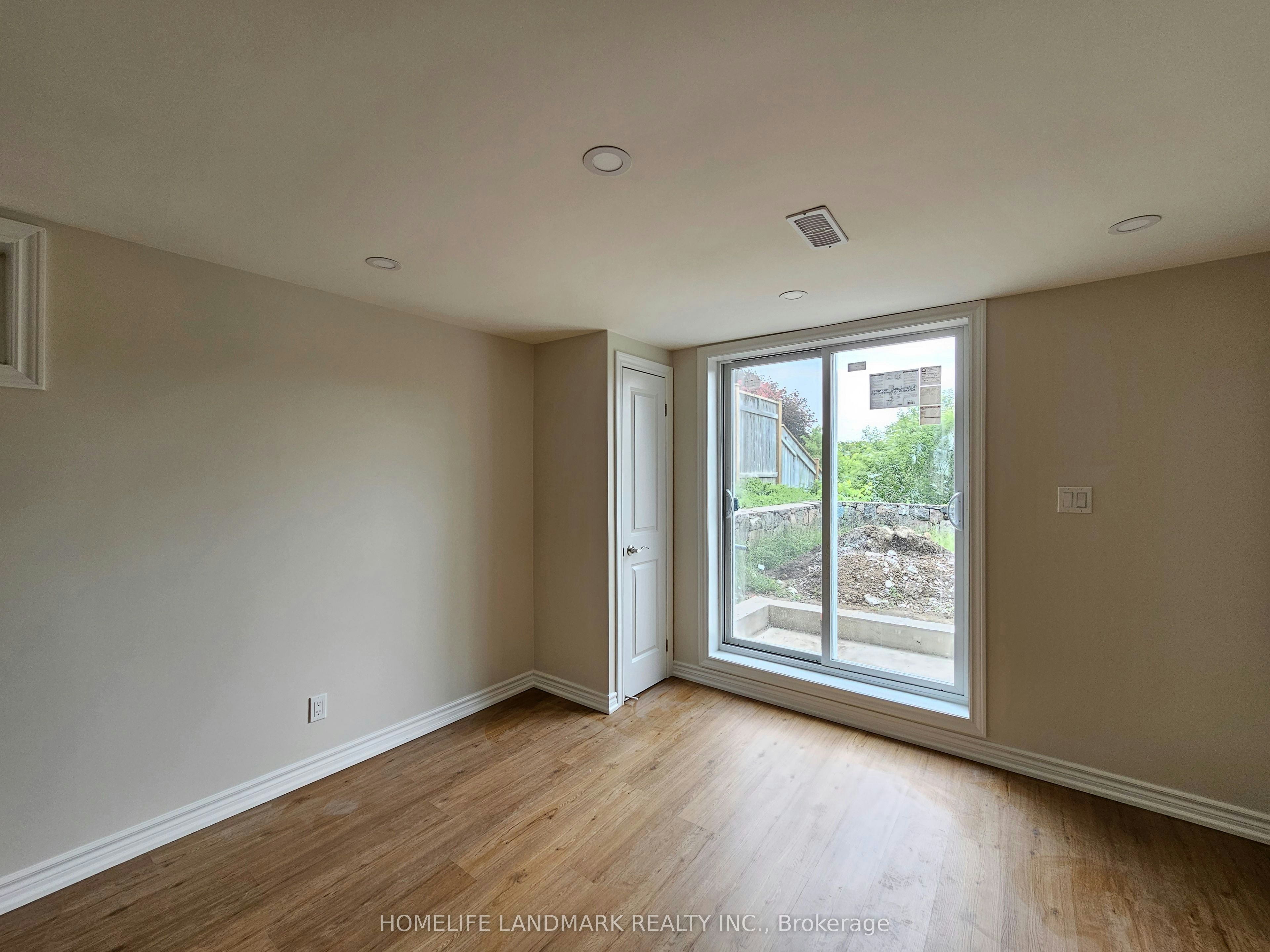 Lower-499 Tennyson Court, Oshawa, ON, L1H 3K8 - 12