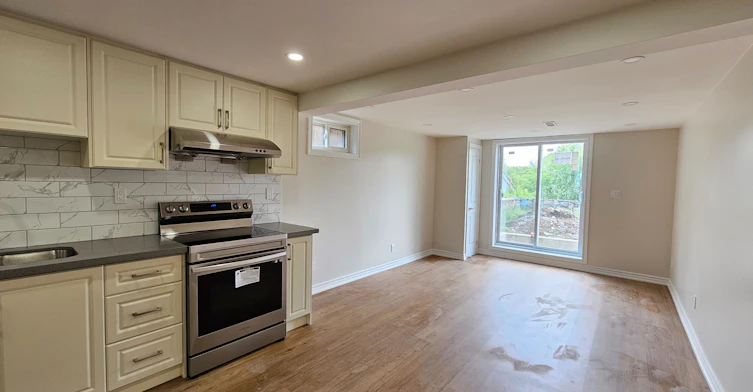 Lower-499 Tennyson Court, Oshawa, ON, L1H 3K8 - 10