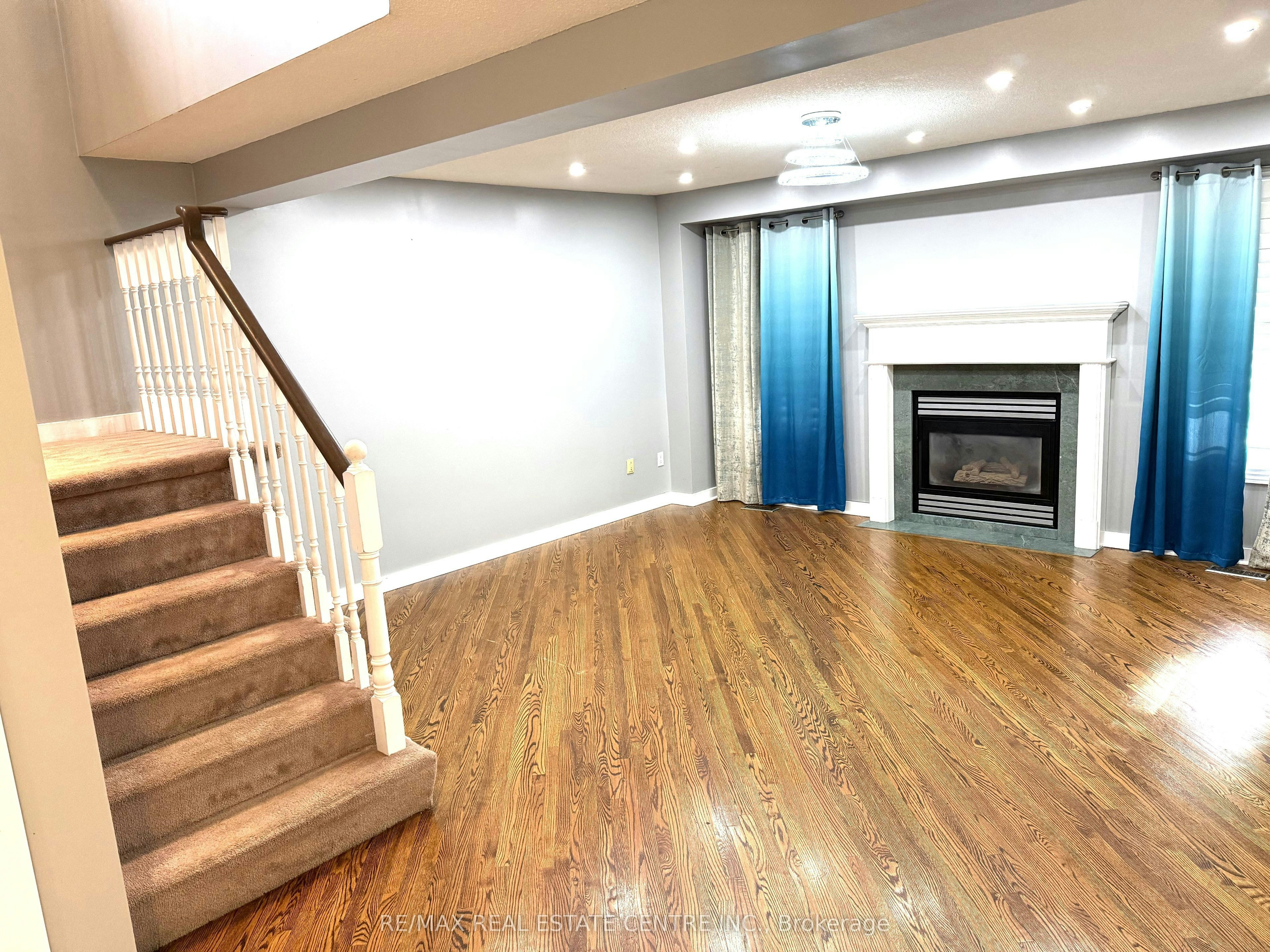 28 Mcivor Street, Whitby, ON, L1R 2L7 - 14