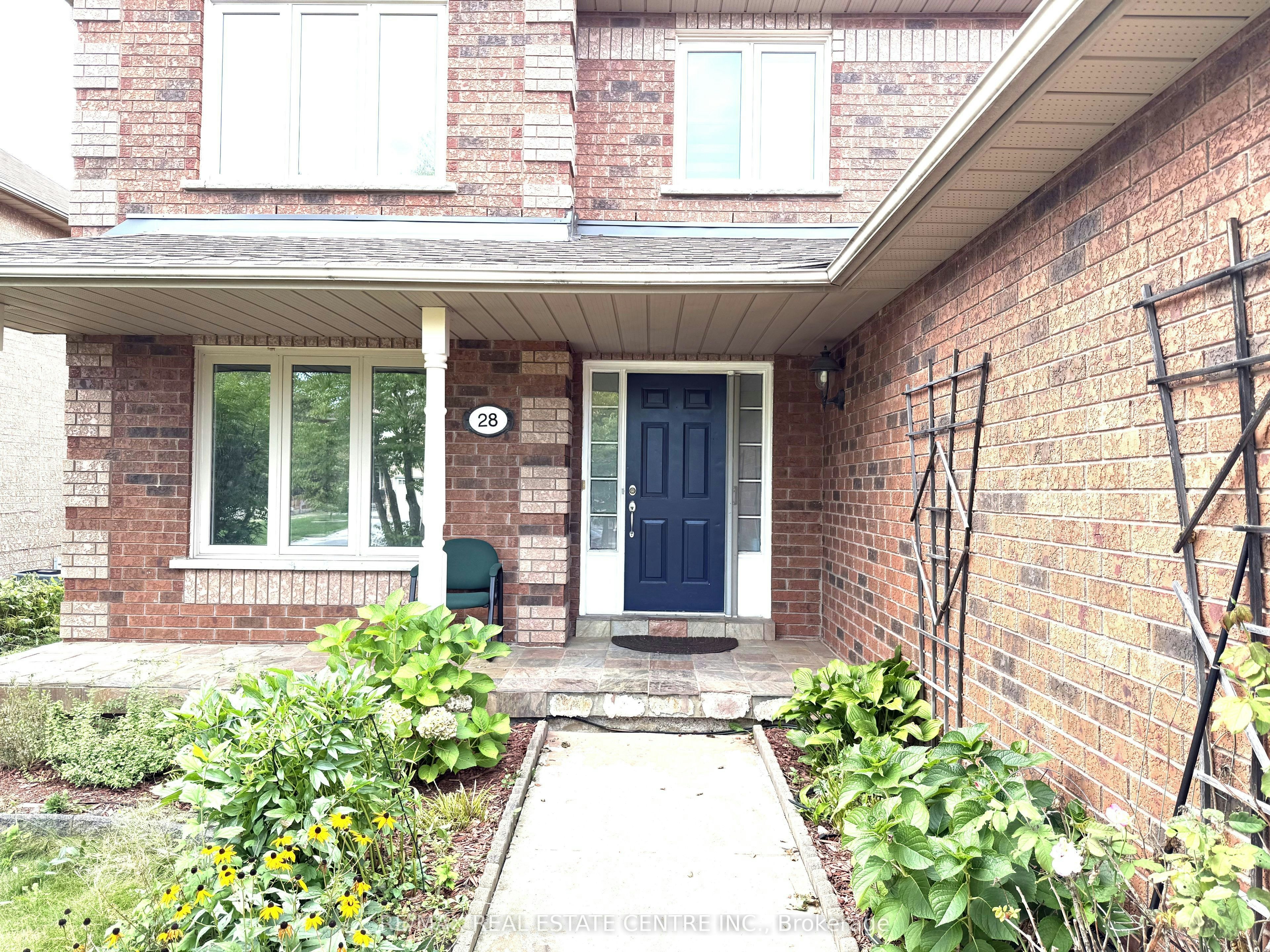 28 Mcivor Street, Whitby, ON, L1R 2L7 - 2