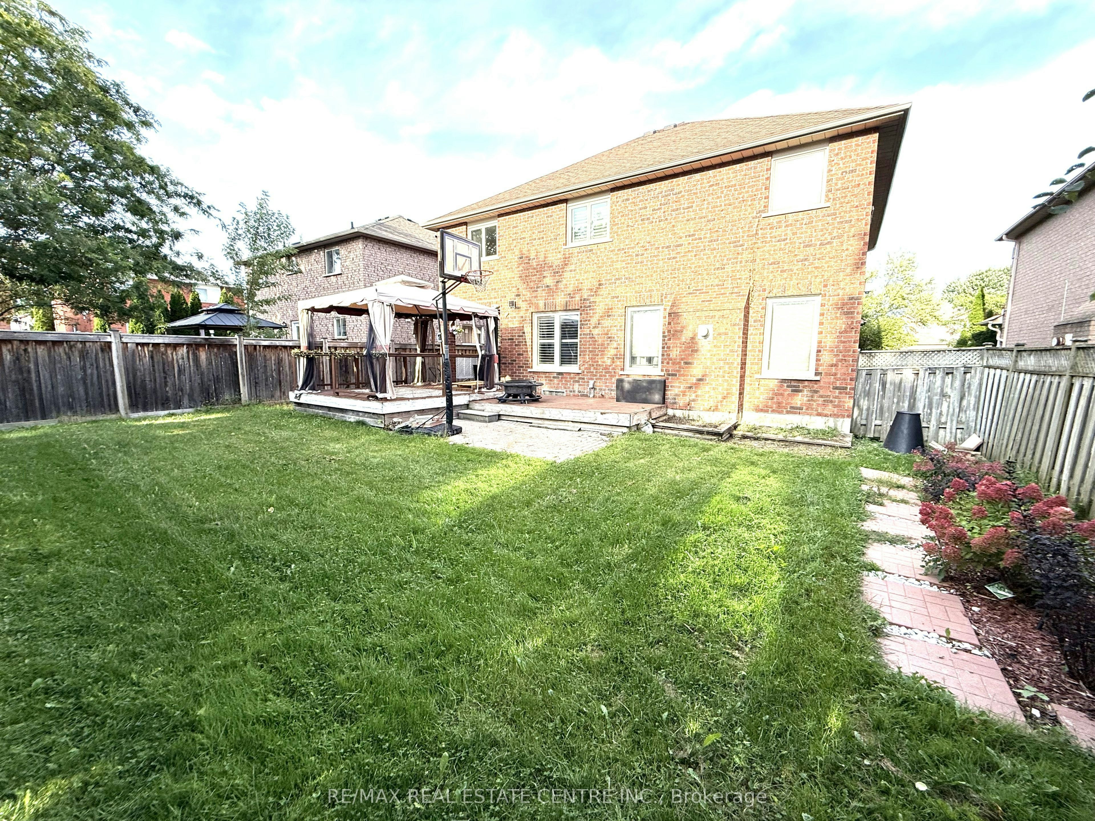 28 Mcivor Street, Whitby, ON, L1R 2L7 - 41