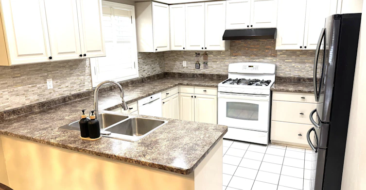 28 Mcivor Street, Whitby, ON, L1R 2L7 - 9