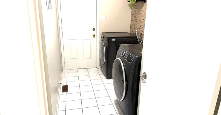 28 Mcivor Street, Whitby, ON, L1R 2L7 - 8