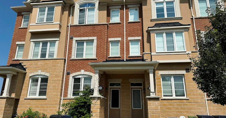 112 Cleanside Road, Toronto, ON, M1L 0J3