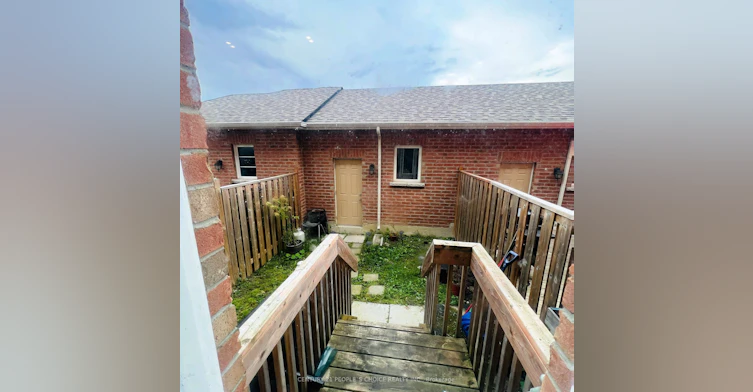 112 Cleanside Road, Toronto, ON, M1L 0J3 - 20