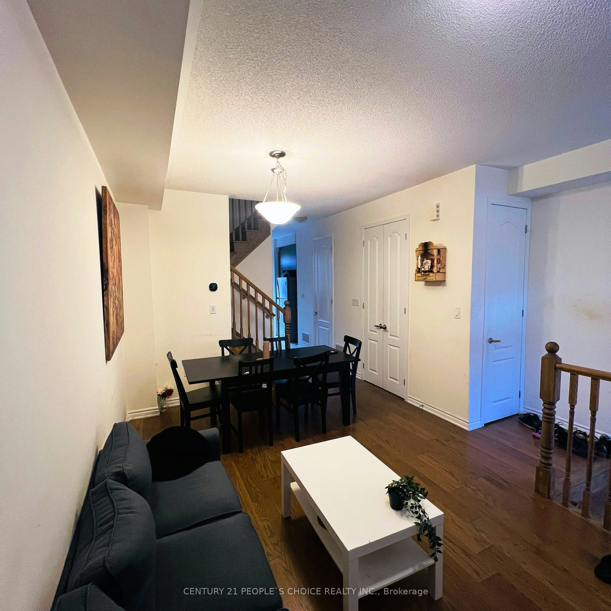112 Cleanside Road, Toronto, ON, M1L 0J3 - 5