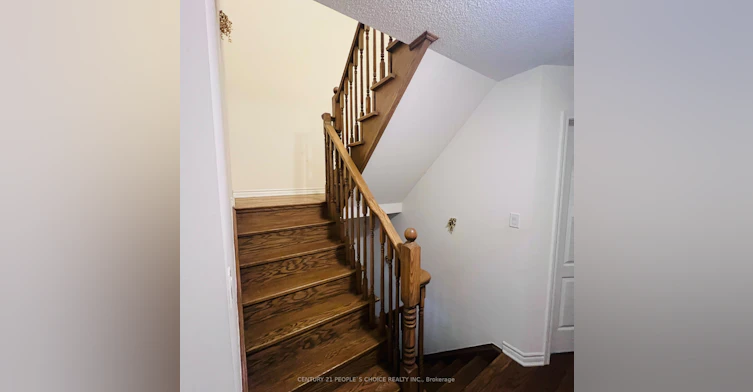112 Cleanside Road, Toronto, ON, M1L 0J3 - 16
