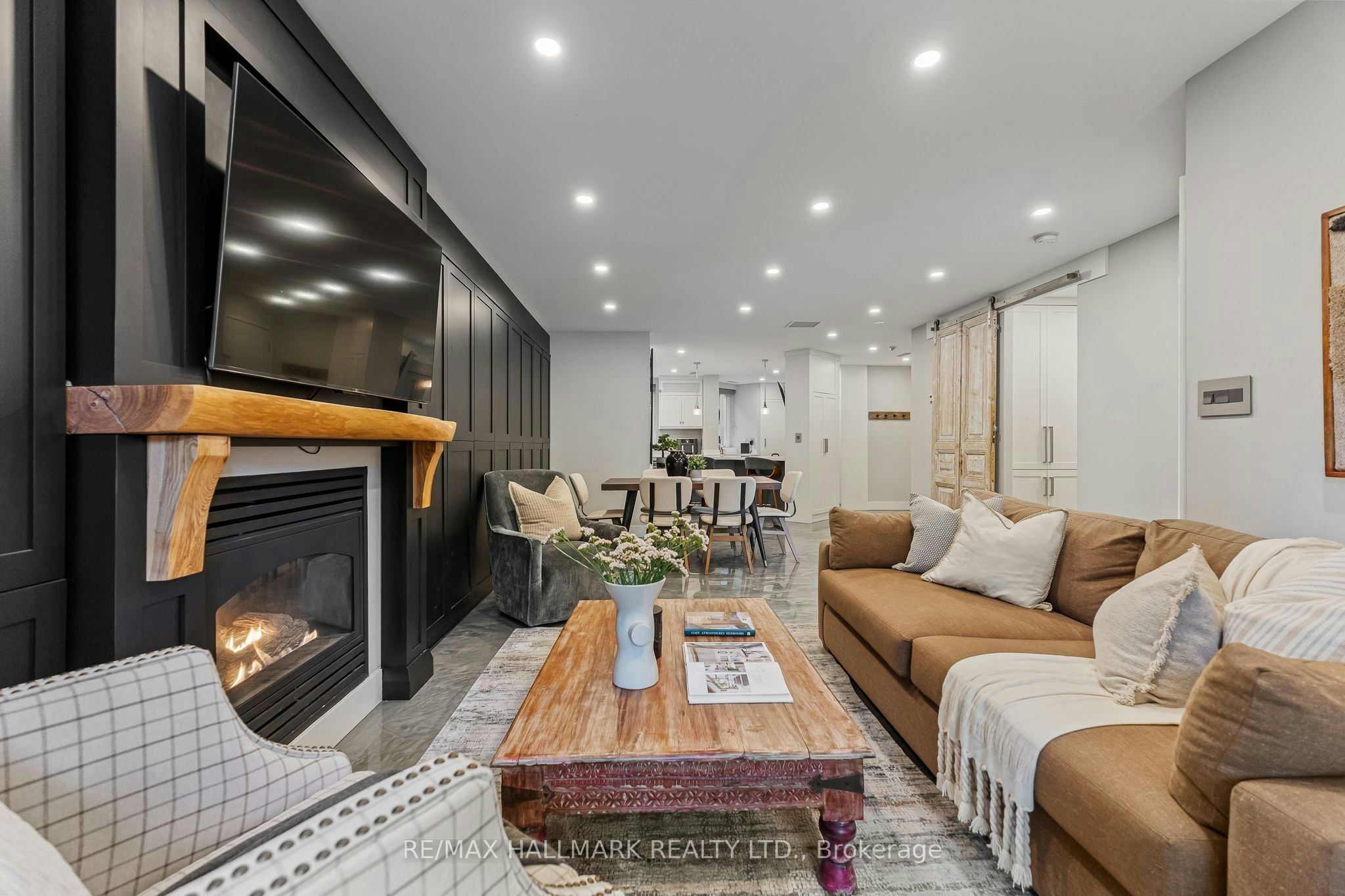 201-2365 Queen Street E, Toronto, ON, M4E 1H2
