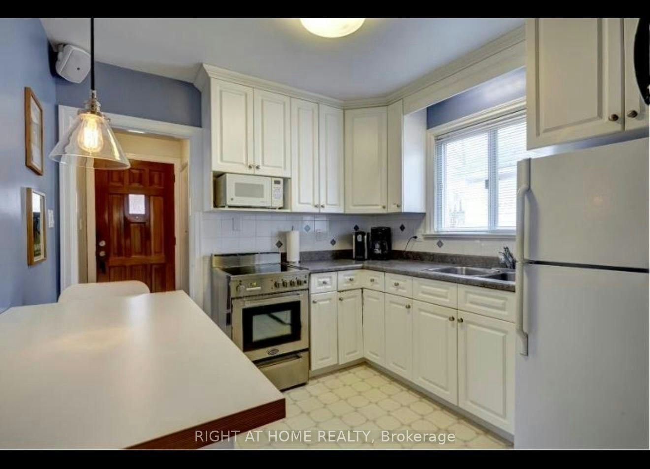 Main-3 Bexhill Avenue, Toronto, ON, M1L 3B3 - 5