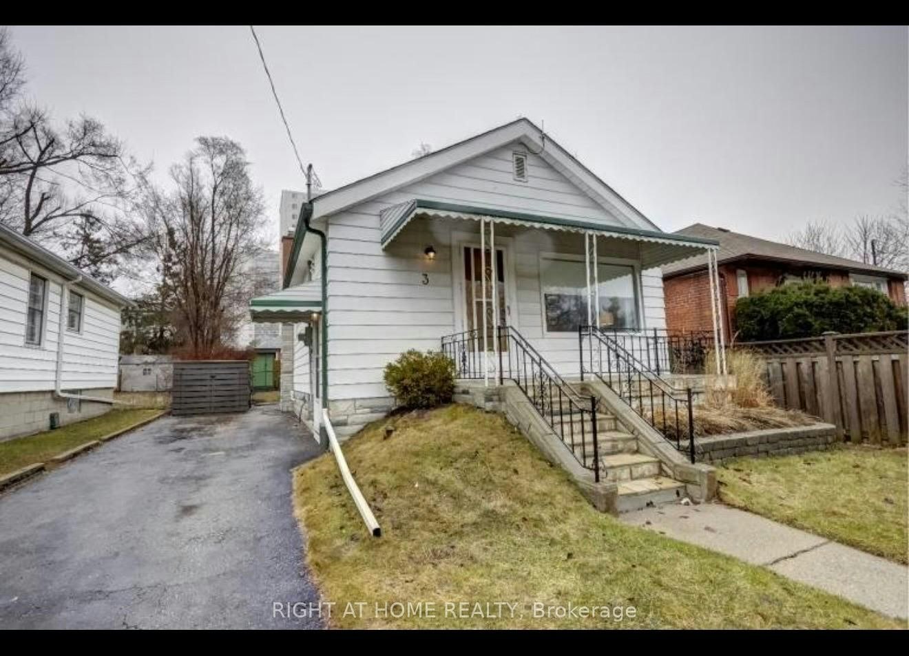 Main-3 Bexhill Avenue, Toronto, ON, M1L 3B3