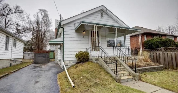 Main-3 Bexhill Avenue, Toronto, ON, M1L 3B3