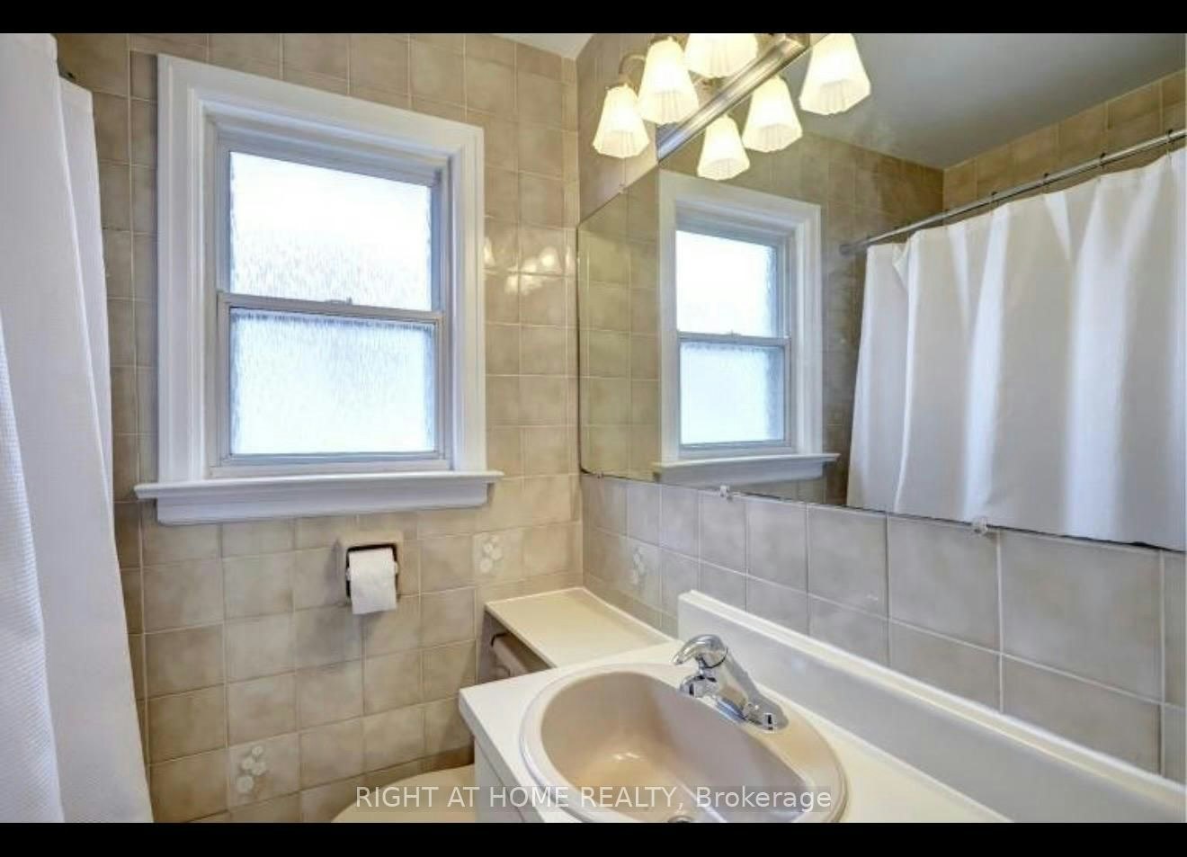 Main-3 Bexhill Avenue, Toronto, ON, M1L 3B3 - 11