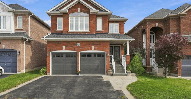 17 Chatterson Street, Whitby, ON, L1R 0B1