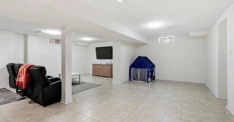 17 Chatterson Street, Whitby, ON, L1R 0B1 - 35