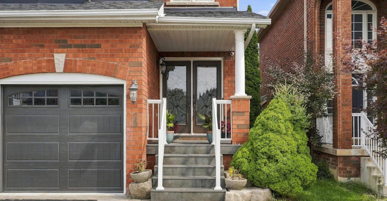 17 Chatterson Street, Whitby, ON, L1R 0B1 - 2