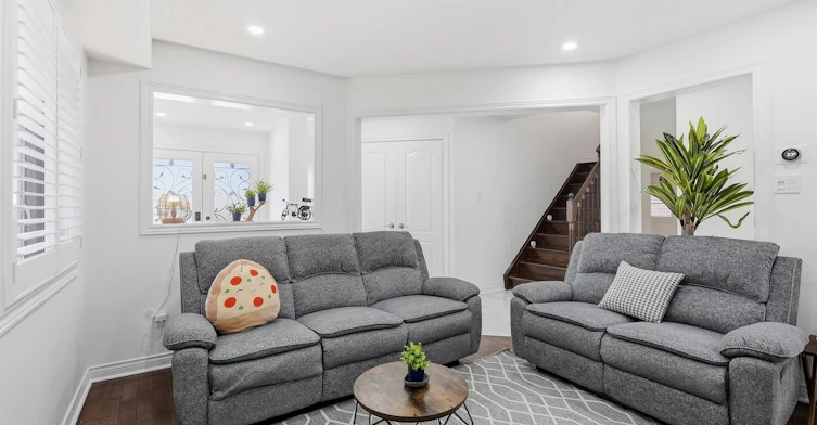 17 Chatterson Street, Whitby, ON, L1R 0B1 - 17
