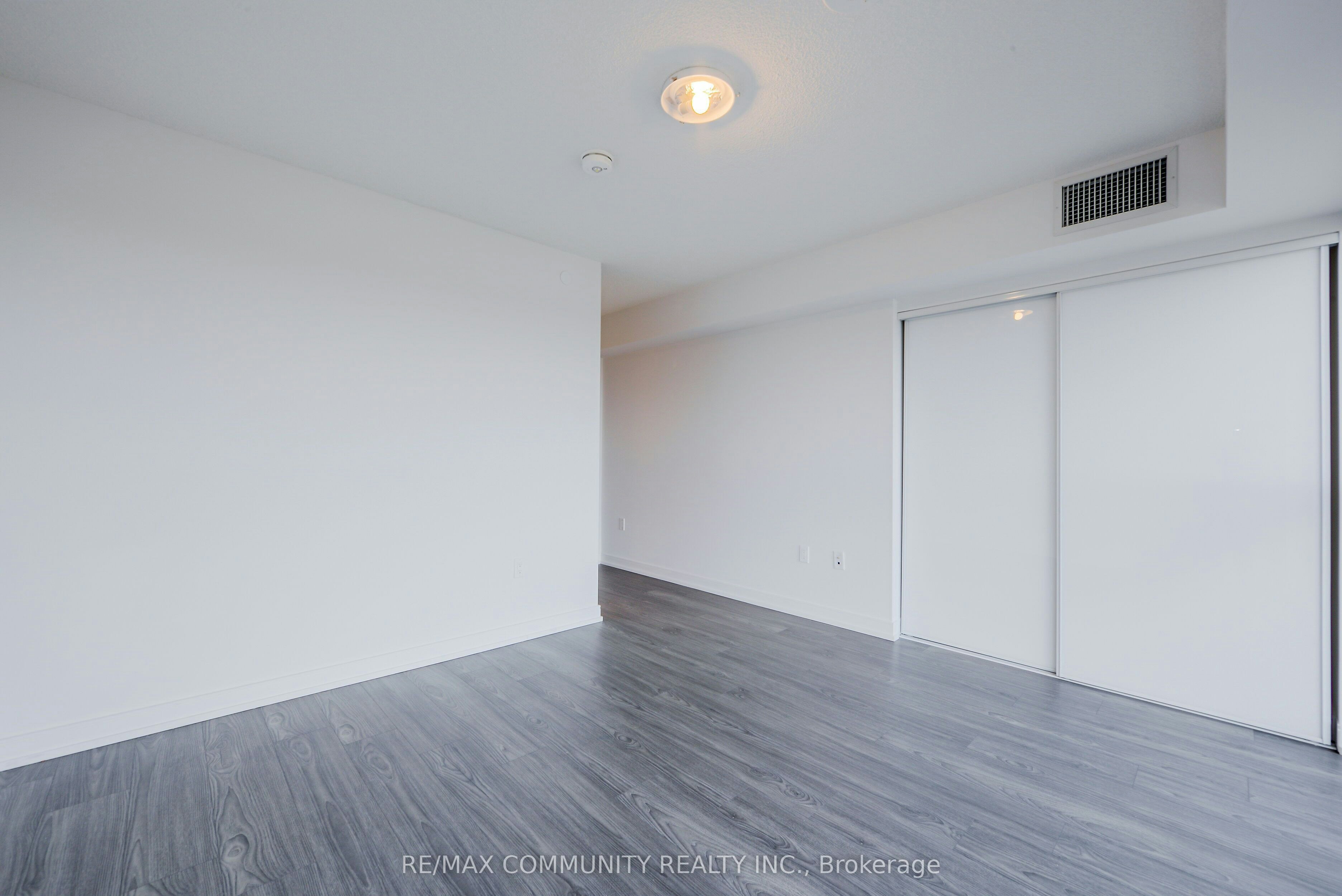 1102-225 Village Green Square, Toronto, ON, M1S 0N4 - 23