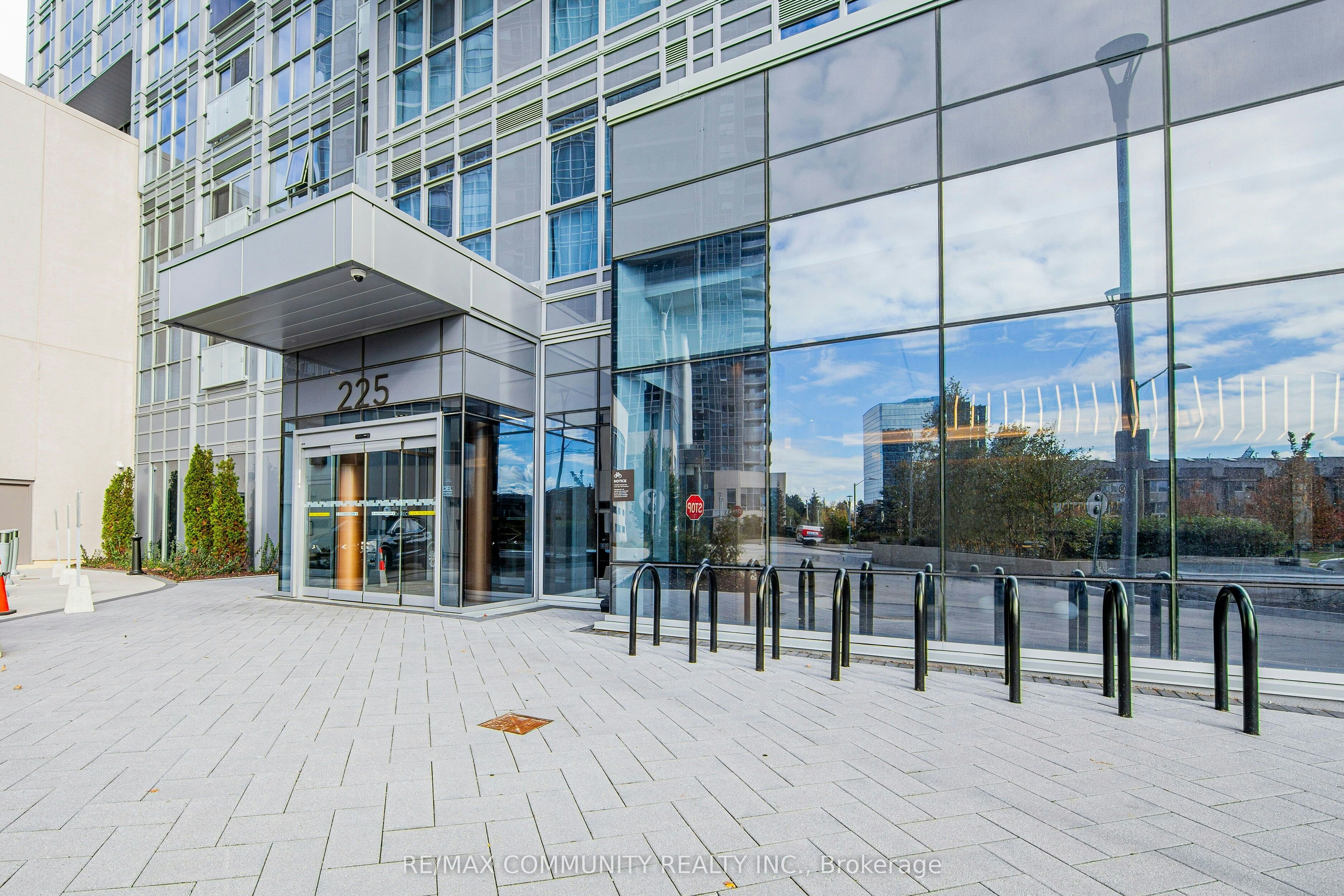 1102-225 Village Green Square, Toronto, ON, M1S 0N4 - 3