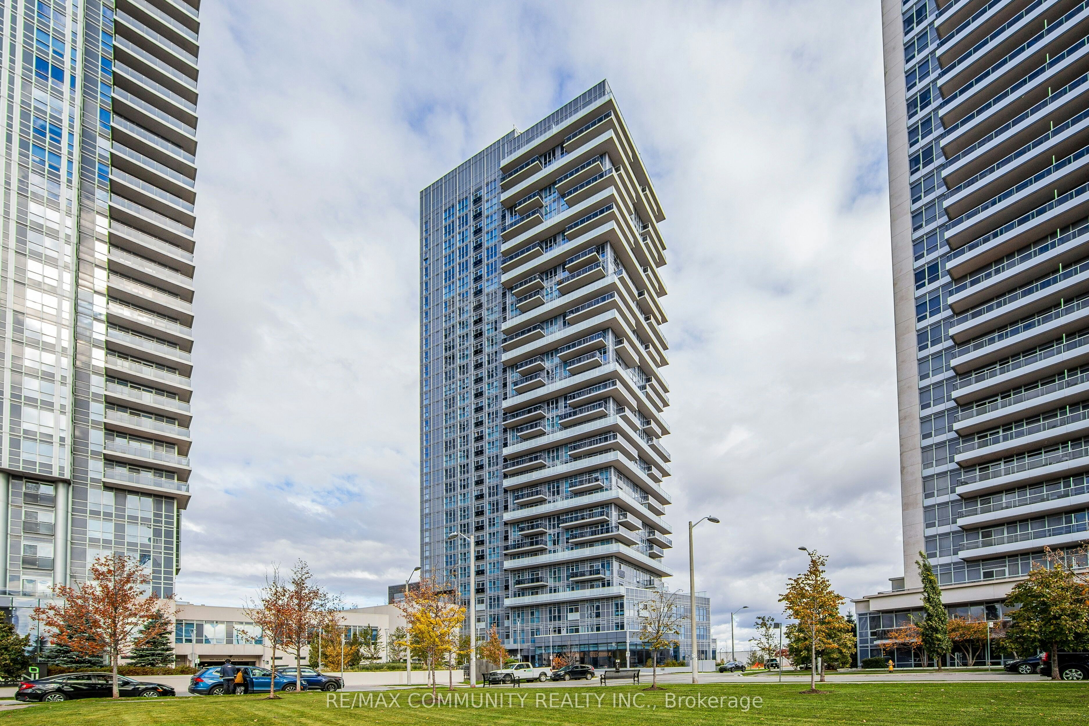 1102-225 Village Green Square, Toronto, ON, M1S 0N4 - 2